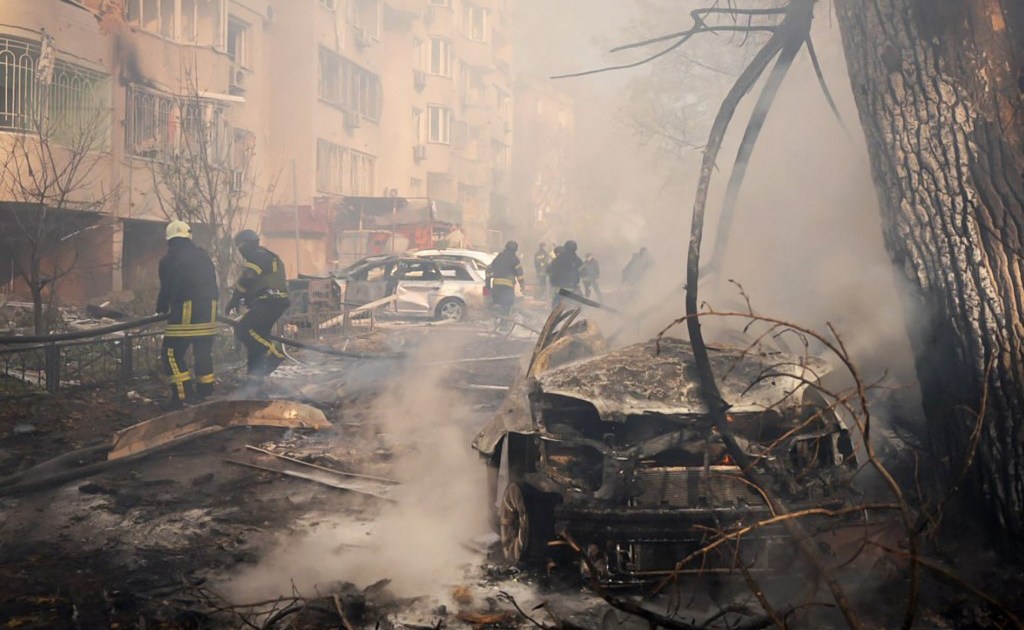 Ataques ucranianos deixam sete mortos e mais de 50 feridos em galpões na Rússia