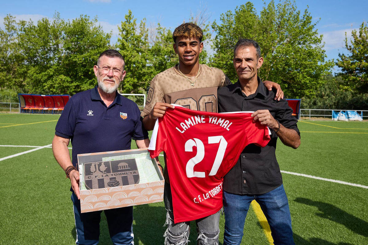 Lamine Yamal será melhor que Messi e CR7 porque é a mistura dos dois, diz 1º treinador do espanhol