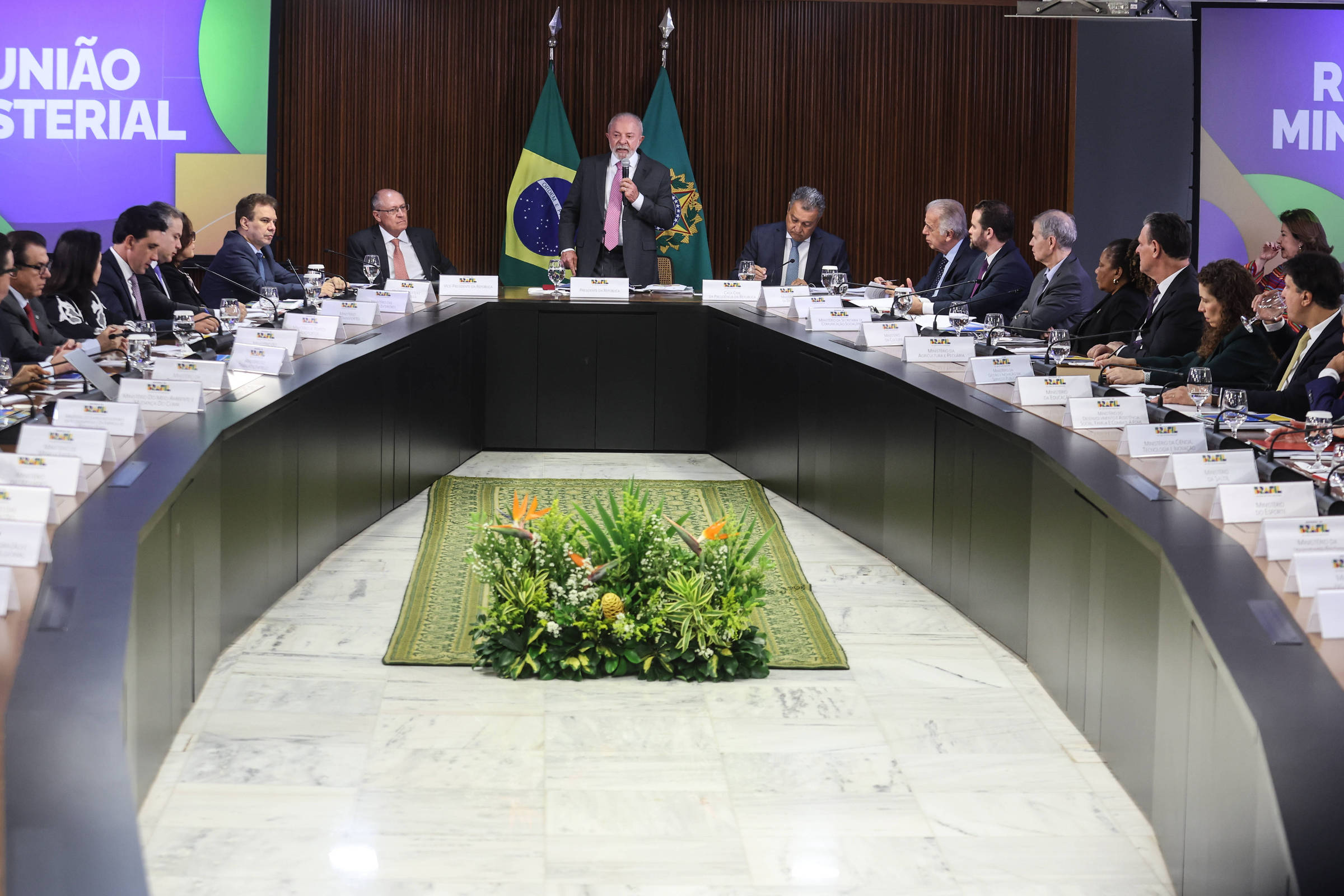 Planalto incentiva ministros a darem entrevistas, mas pede cautela para não ferirem lei eleitoral