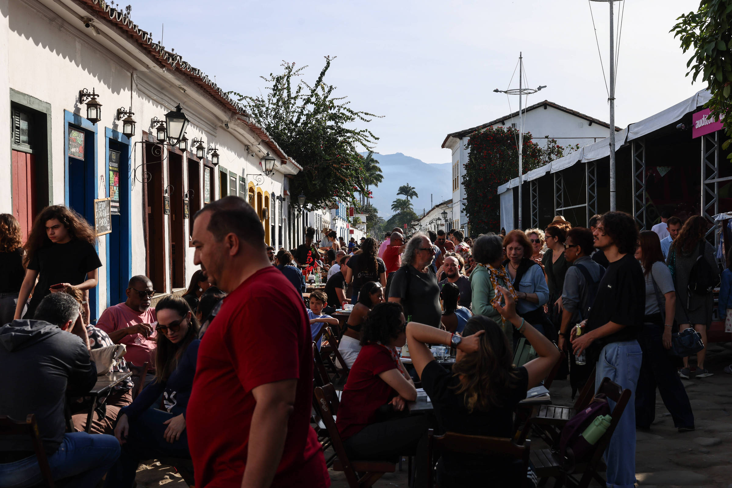 Veja destaques da programação da Flip nesta quinta (23) em Paraty