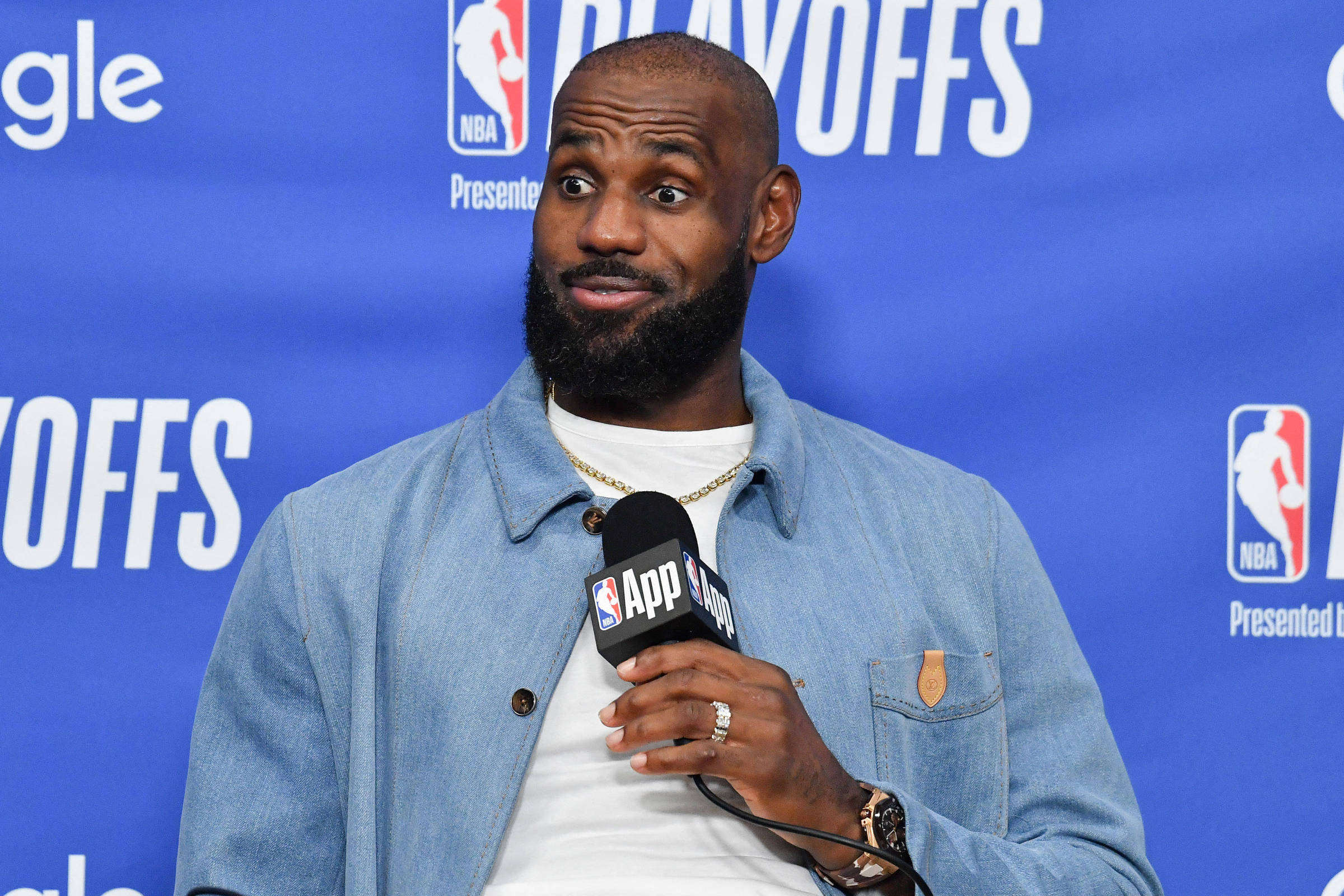 LeBron James jogará pelo Philadelphia 76ers na próxima temporada