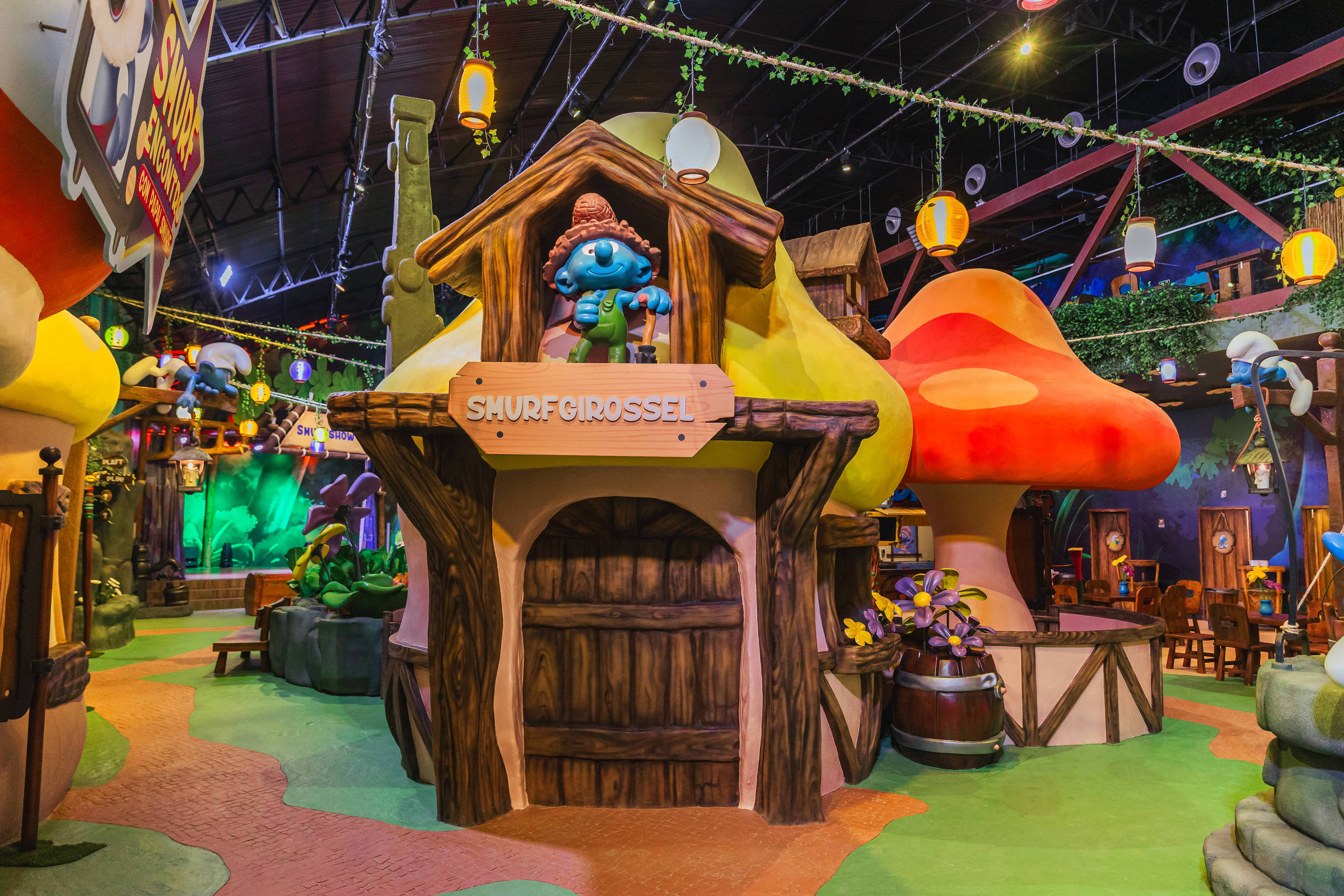 Parque temático dos Smurfs chega a SP com lanches azuis e desafio contra vilão Gargamel
