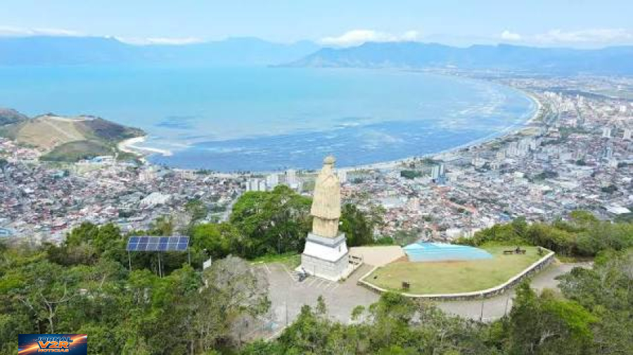 Vendaval provoca danos à imagem de Santo Antônio e interdita acesso ao morro em Caraguatatuba