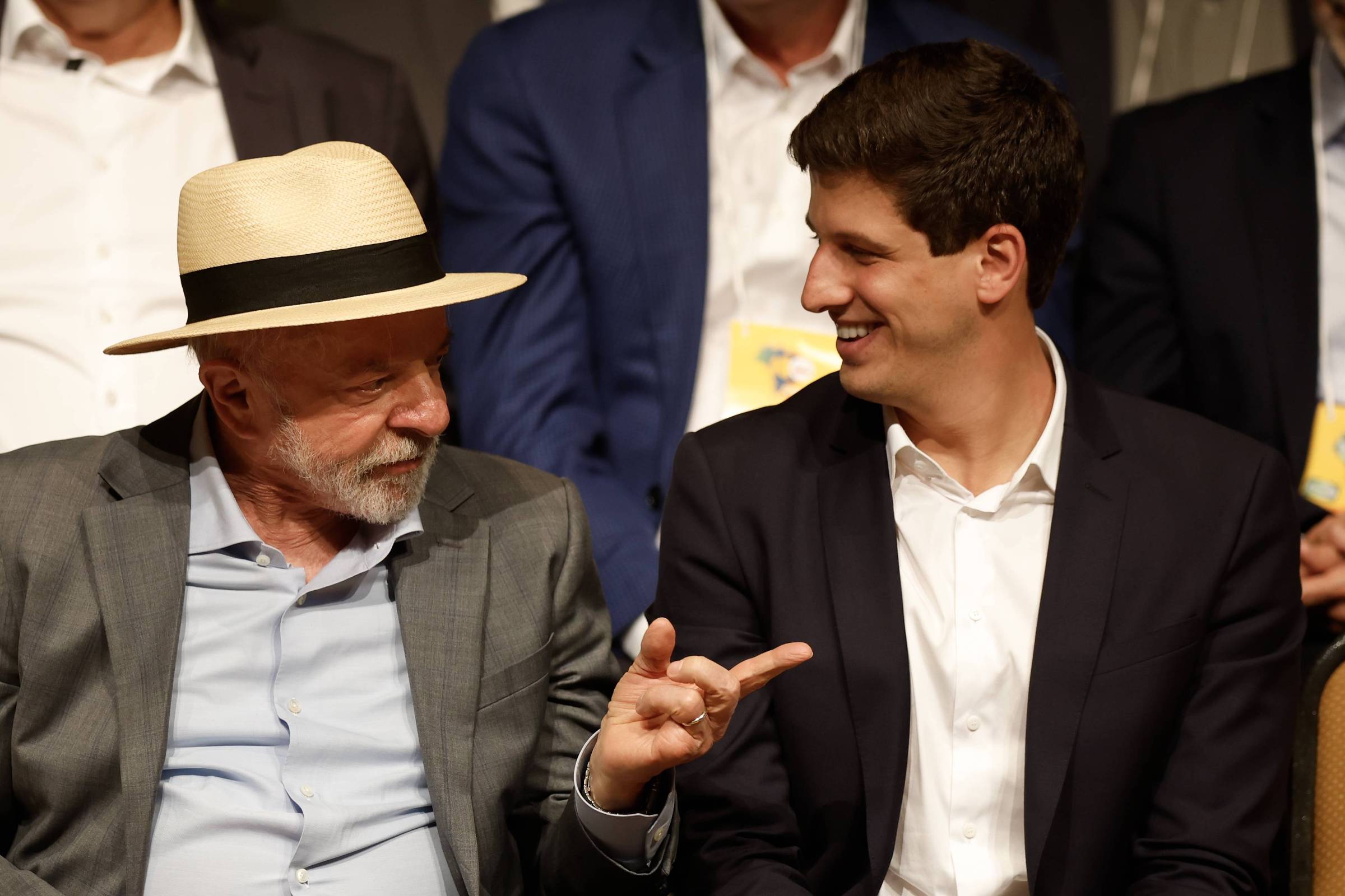João Campos aposta em Lula para ultrapassar governadora em PE e diz que rival é nome de Bolsonaro