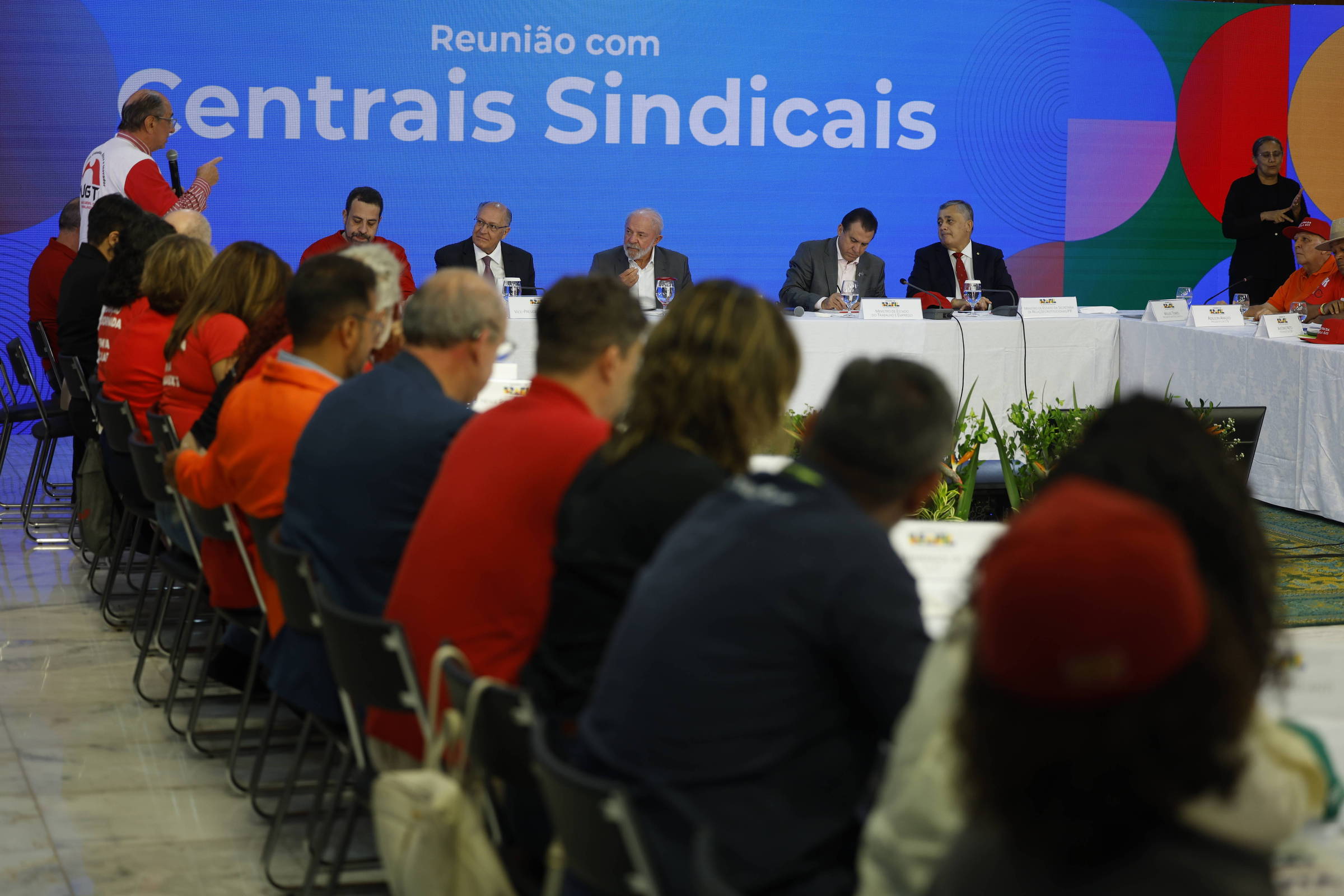 Centrais sindicais entregam demandas ao governo para reagir ao tarifaço