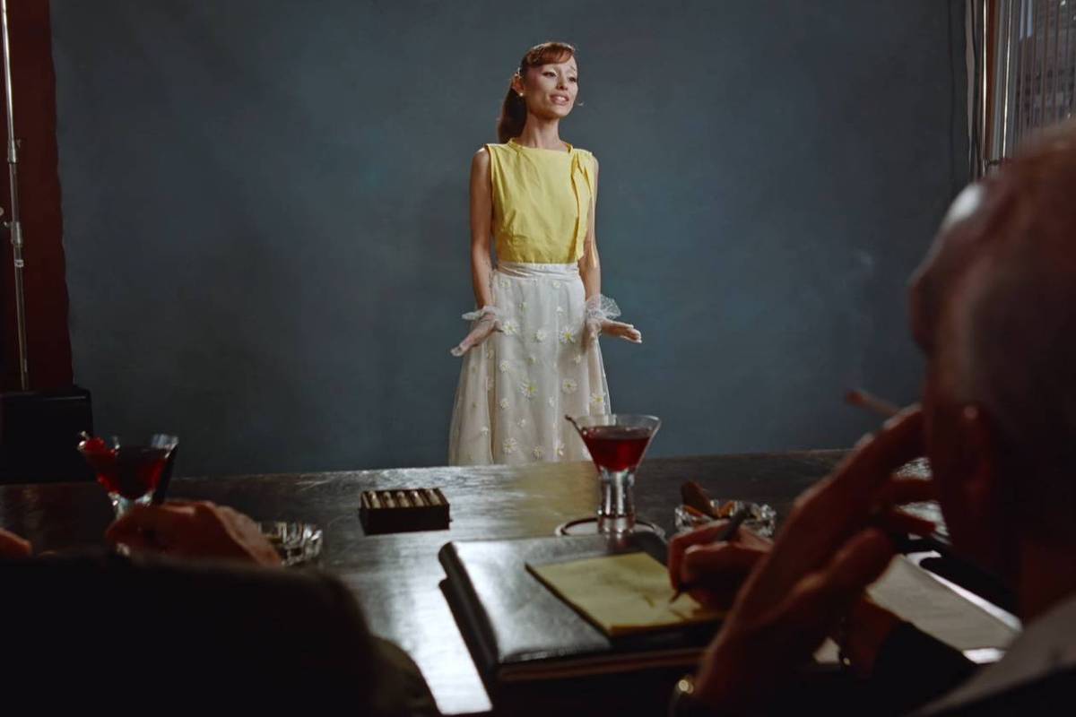 Magreza de Ariana Grande em novo clipe, 'Petal', chama atenção de fãs