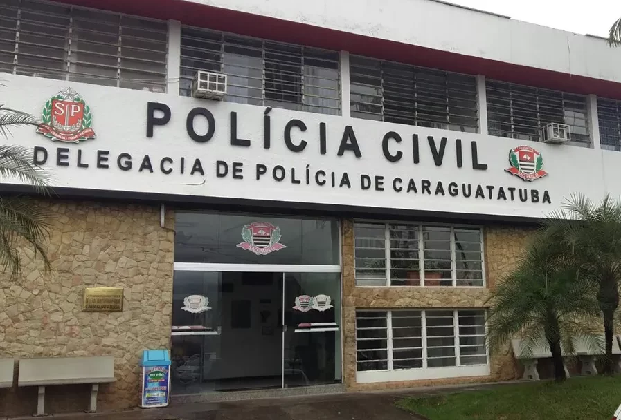 Procurado por homicídio a pedradas se entrega à polícia em Caraguatatuba