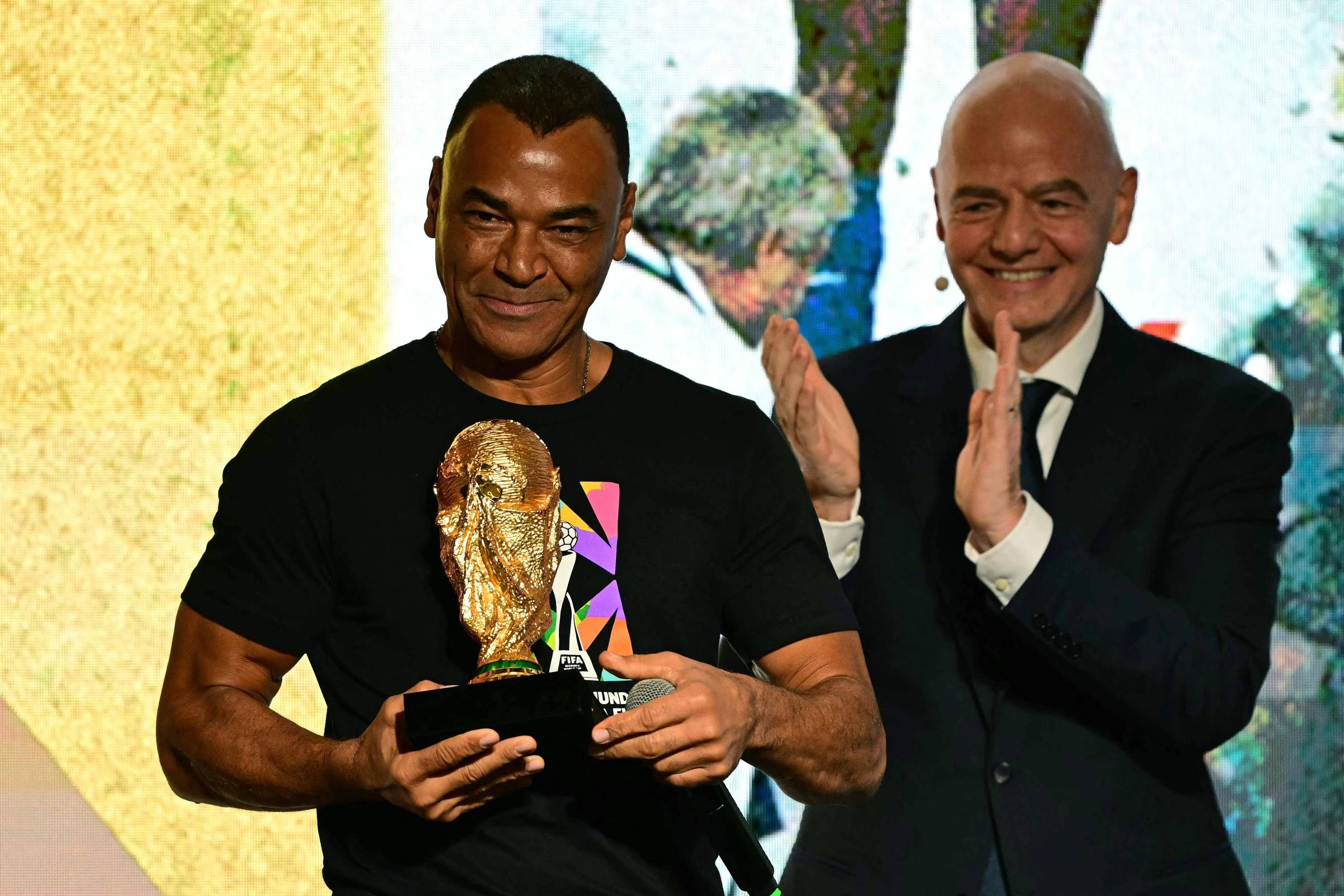 Cafu sai em defesa de Gianni Infantino e ganha apoio de Roberto Carlos