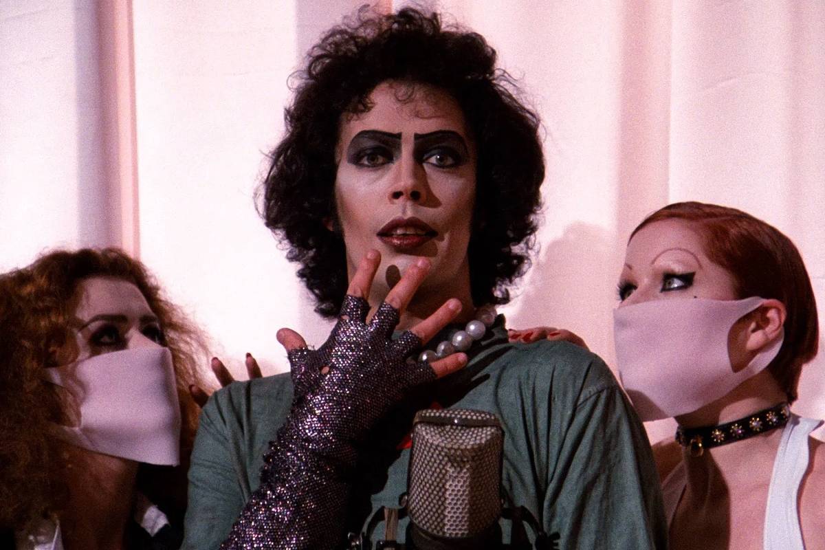 Morre Tim Curry, astro de 'The Rocky Horror Picture Show' e 'It', aos 80 anos