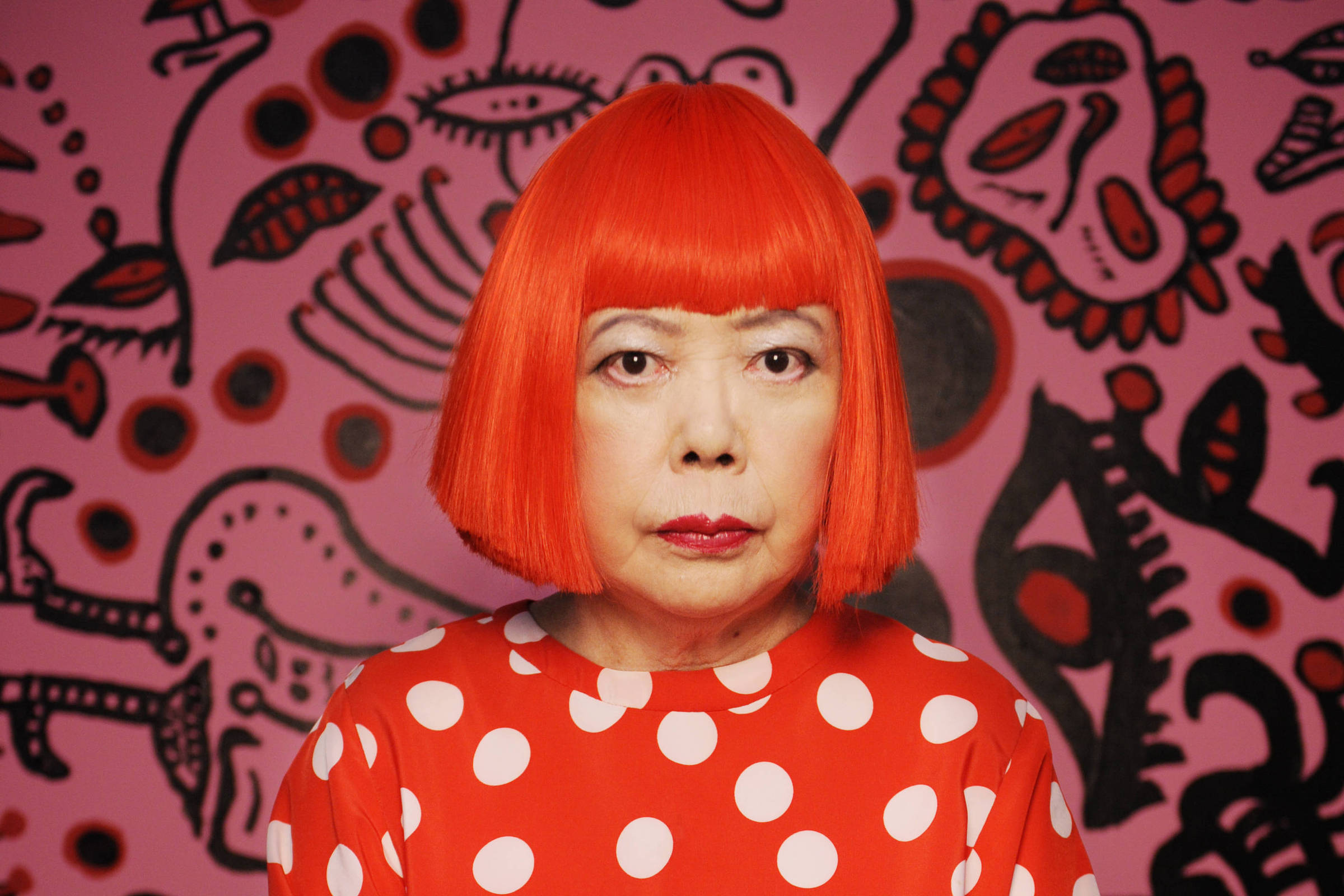 Yayoi Kusama fez de sua loucura uma locomotiva de vibrações até políticas