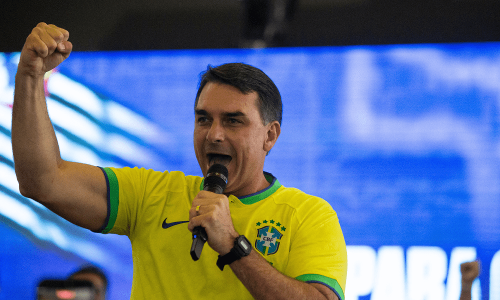 Lula pede inelegibilidade de Flávio ao TSE por ‘abuso econômico’ em Barretos