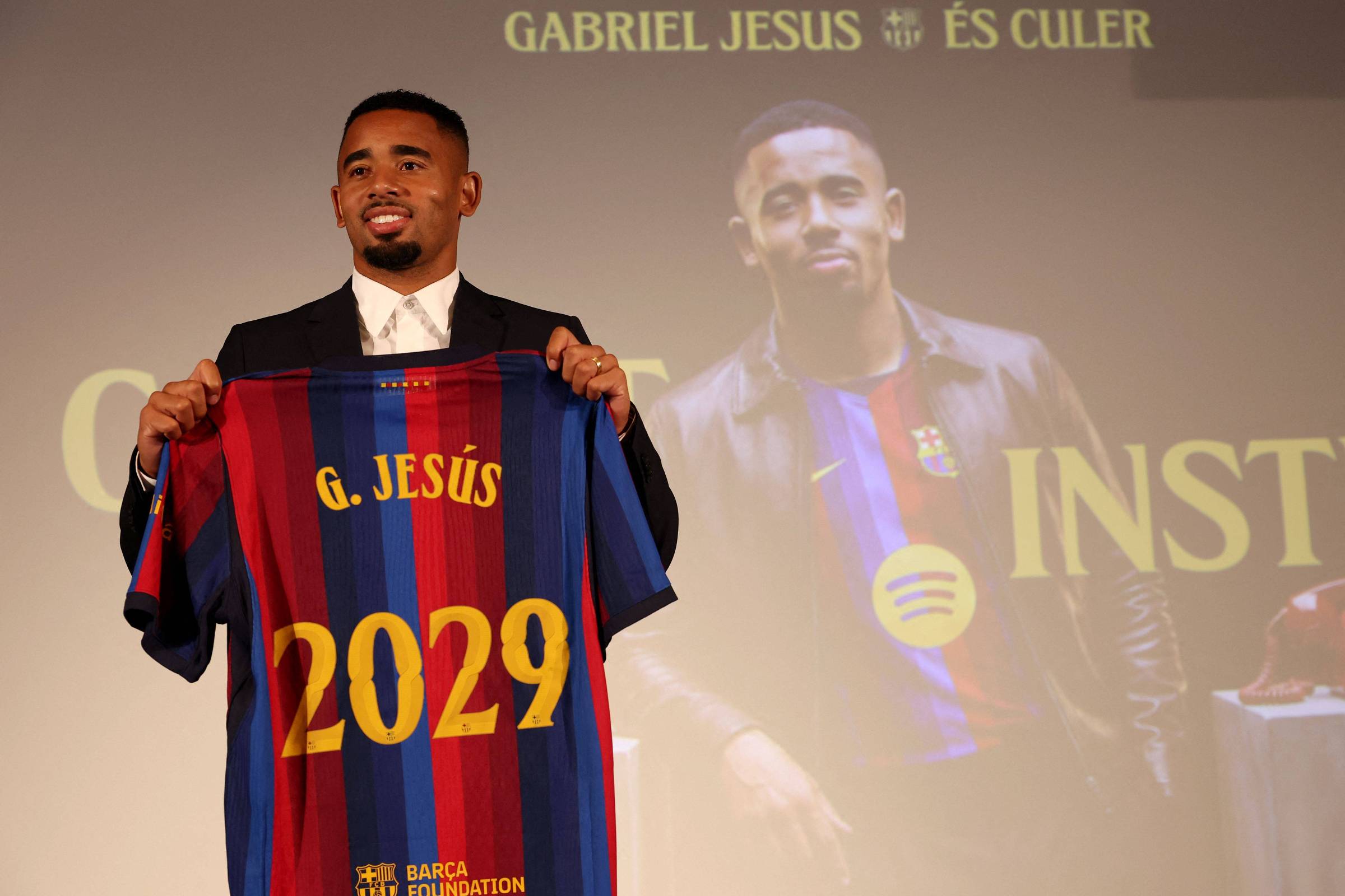 Barcelona acerta a contratação do atacante brasileiro Gabriel Jesus
