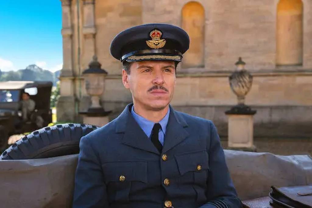 Andrew Scott sustenta 'Pressão', drama de guerra sobre o Dia D