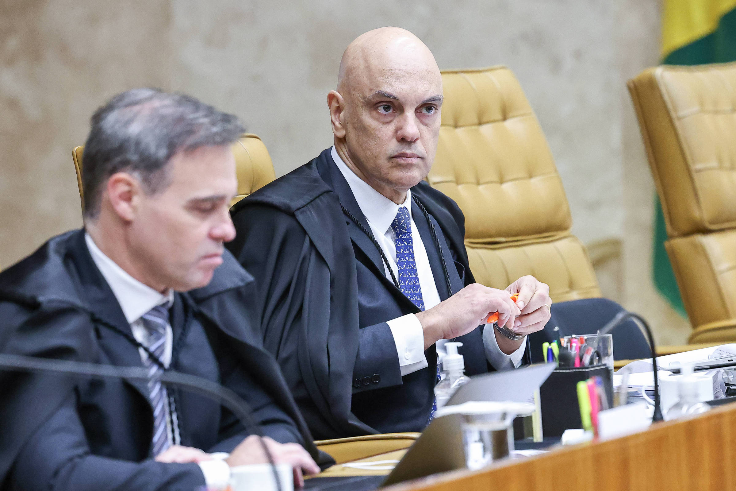 Com Moraes e Mendonça lado a lado, STF ignora caso Master em 1ª sessão após novas mensagens de Vorcaro