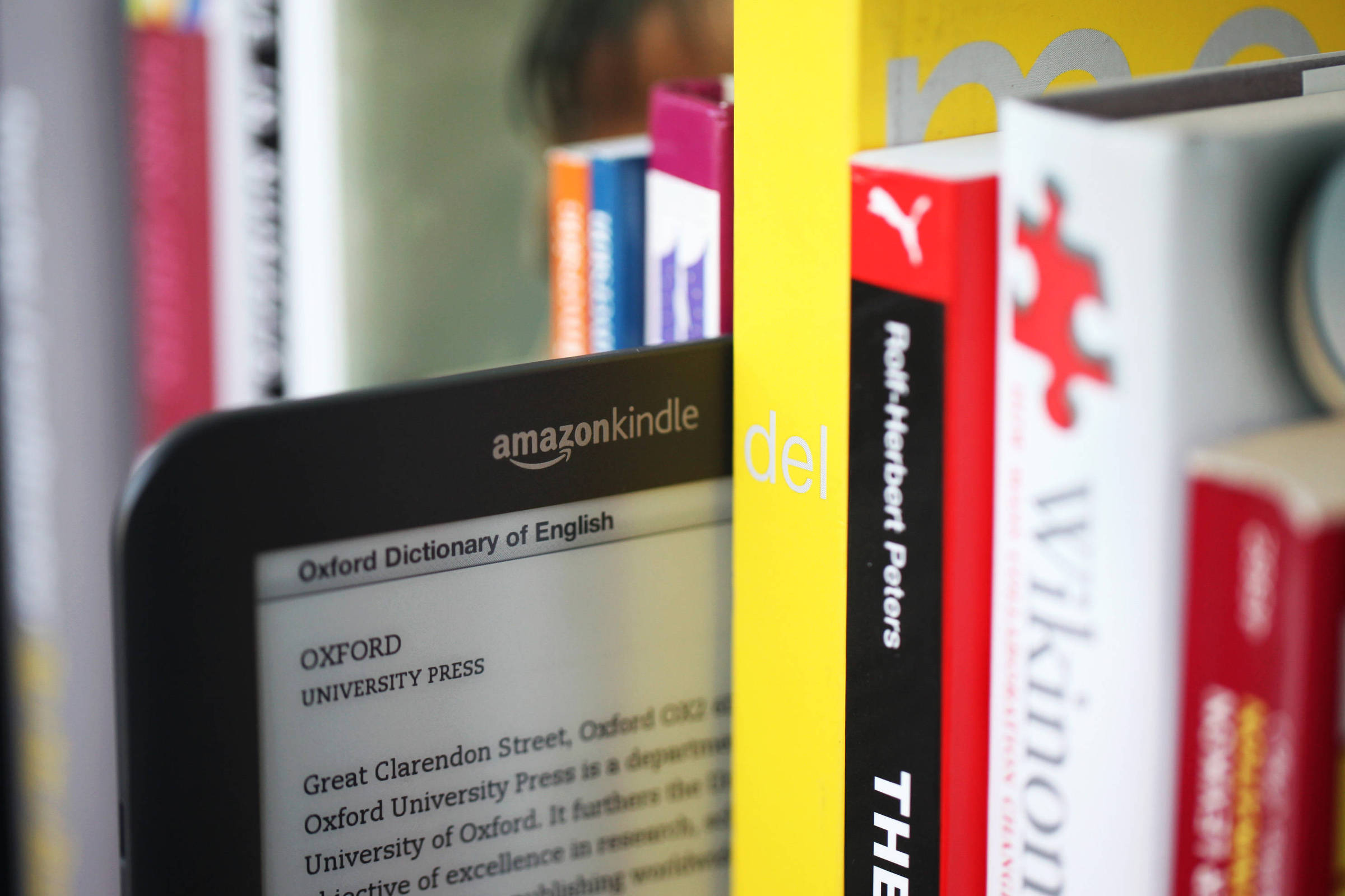 Metade dos brasileiros tem hábito de leitura digital, aponta pesquisa