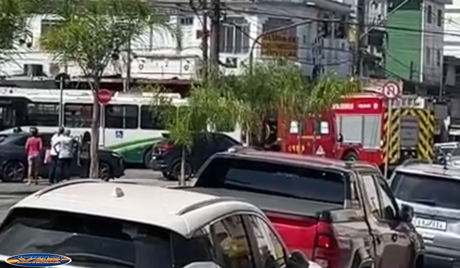 Idosa fica gravemente ferida após ser atropelada por ônibus em Santos
