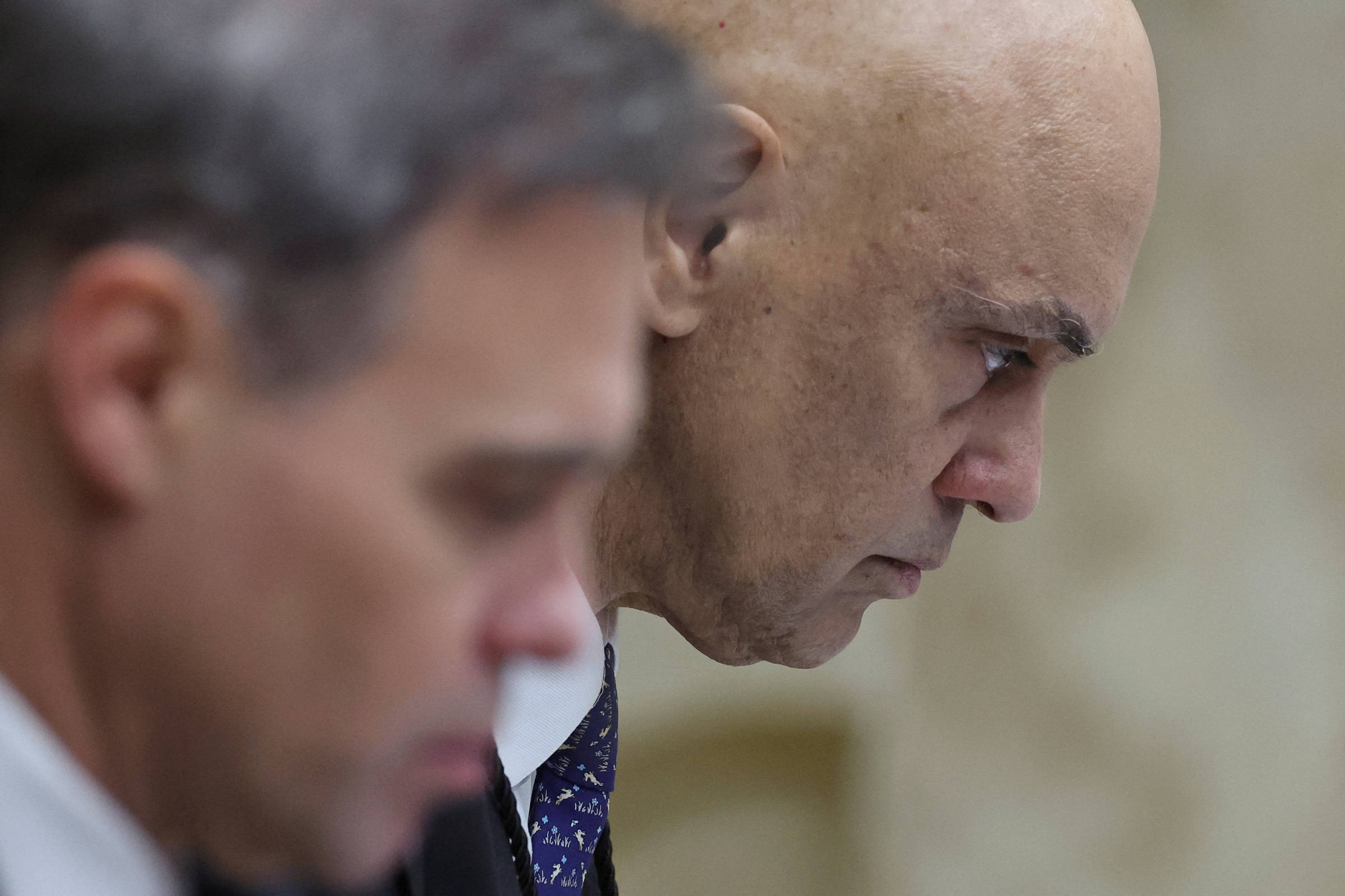 Moraes usa documento da PF apócrifo e sem valor probatório contra André Mendonça