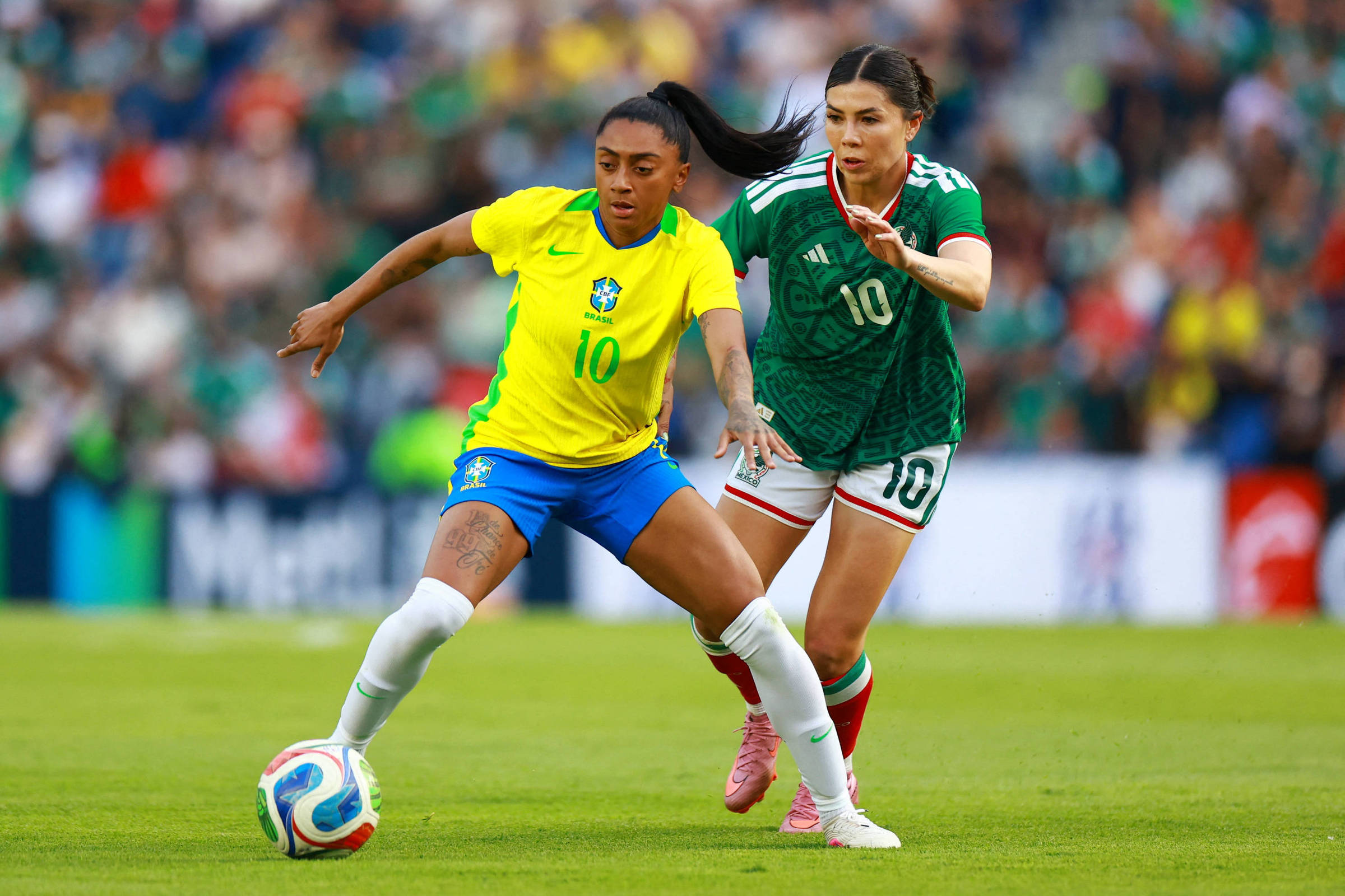 Vendas do futebol feminino saltam 19%; Brasil tem recorde histórico