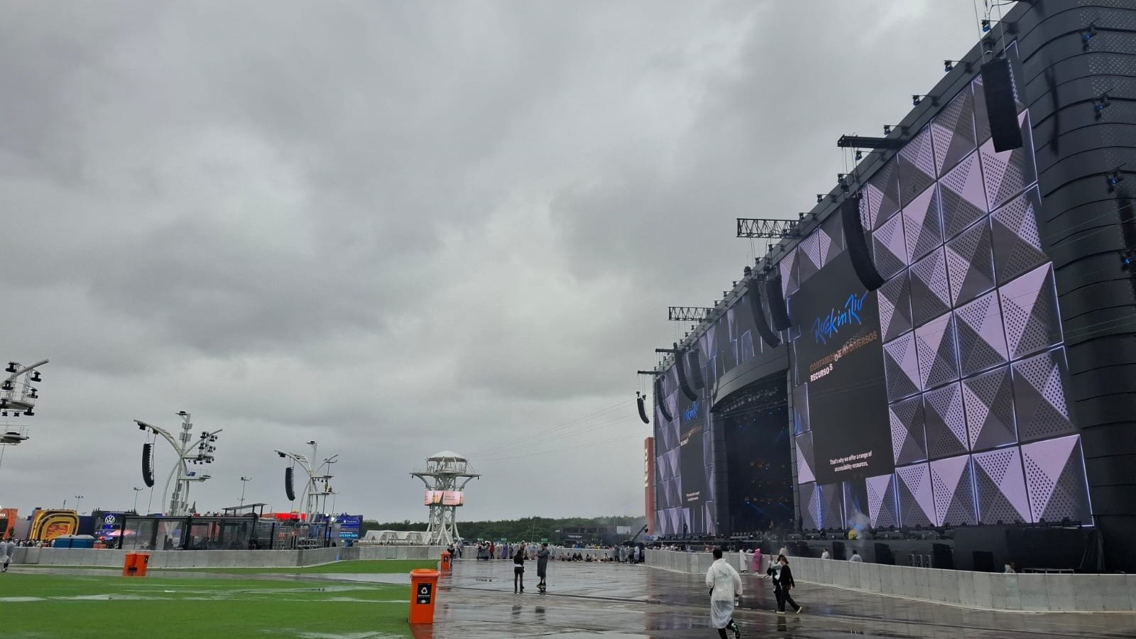 Chuva forte na Zona Sudoeste faz Rock in Rio suspender agendamento dos brinquedos; veja