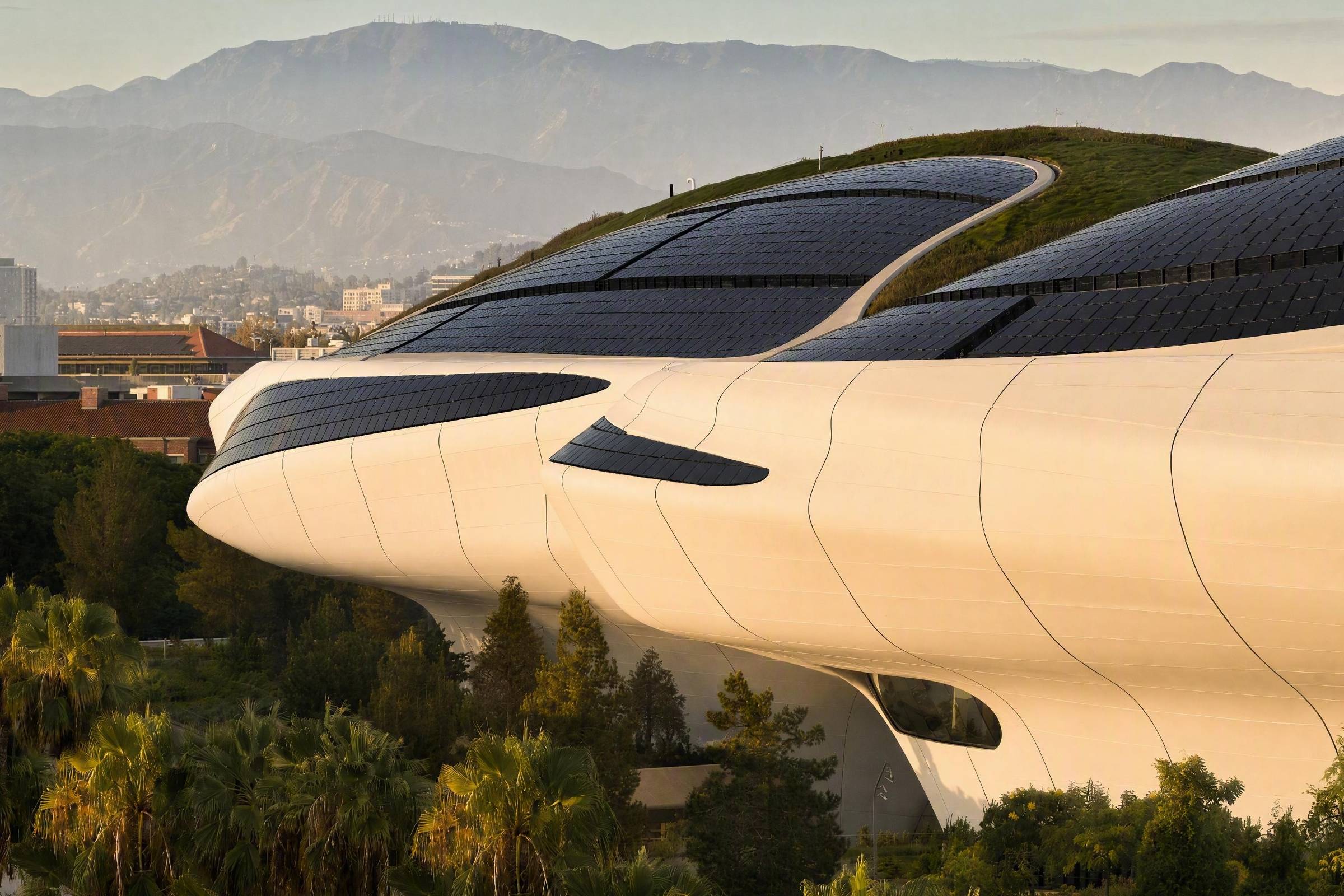 Projeto de US$ 1 bilhão do cineasta George Lucas vira museu em Los Angeles