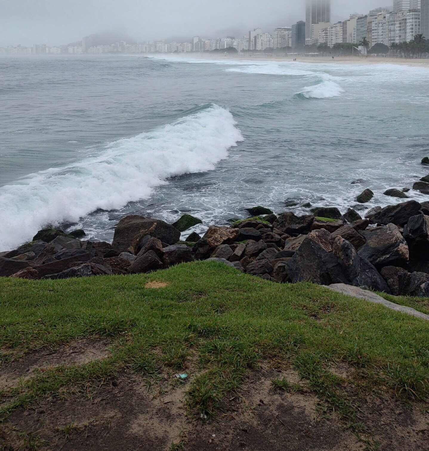 Nova frente fria promete temporais no Litoral Norte a partir de quarta-feira (9)