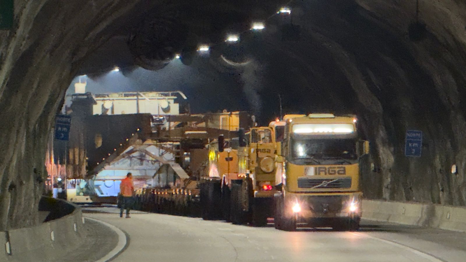 Transporte de carga com mais de 840 toneladas altera trânsito na Tamoios