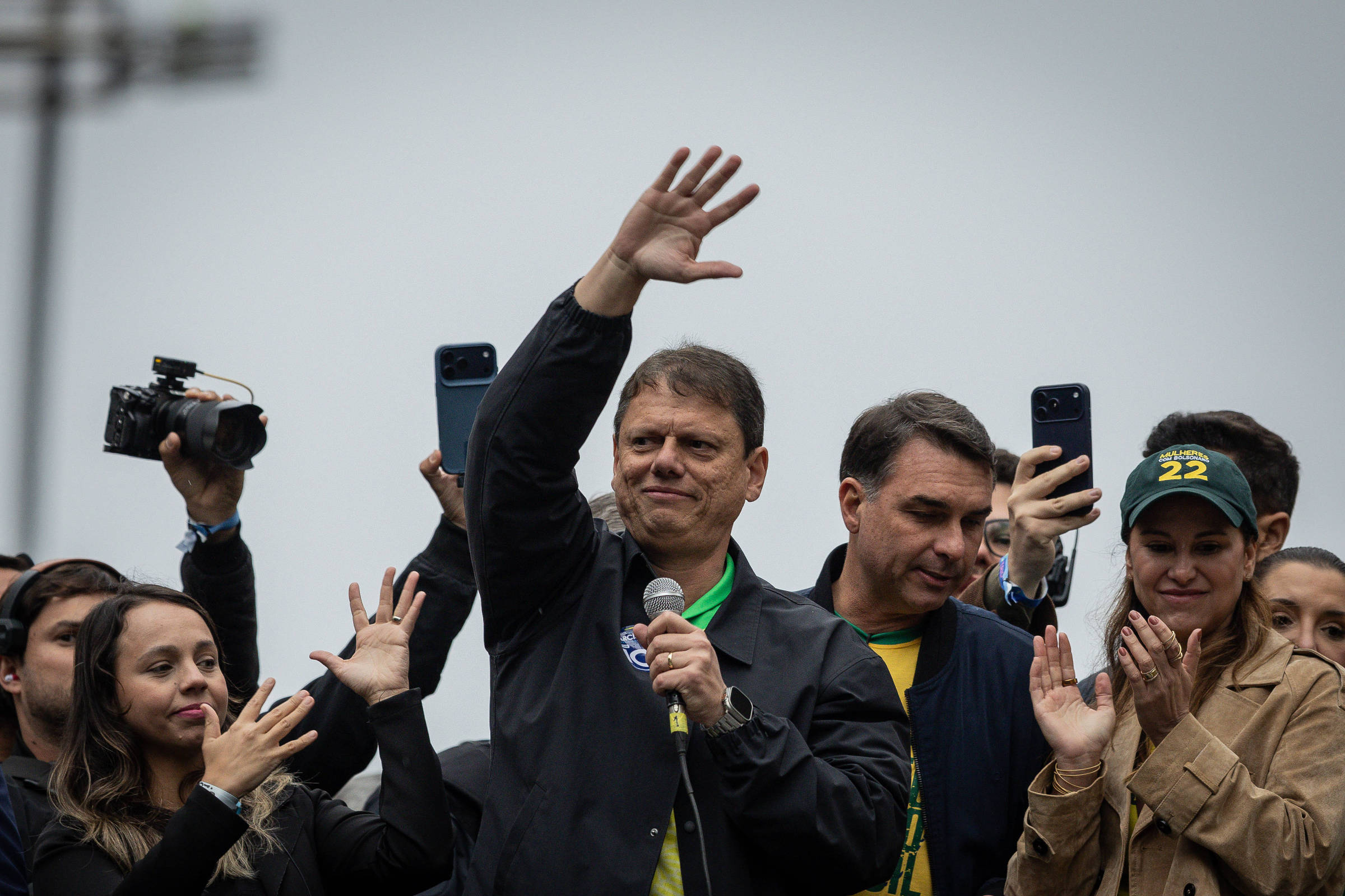 Tarcísio cobra ação do Senado contra Moraes, mas se recusa a comentar fala sobre 'ditador' feita em 2025