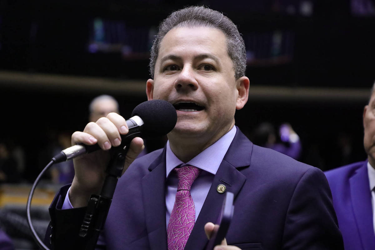 Cezinha de Madureira nega irregularidade e pede apuração 'com distância' de período eleitoral