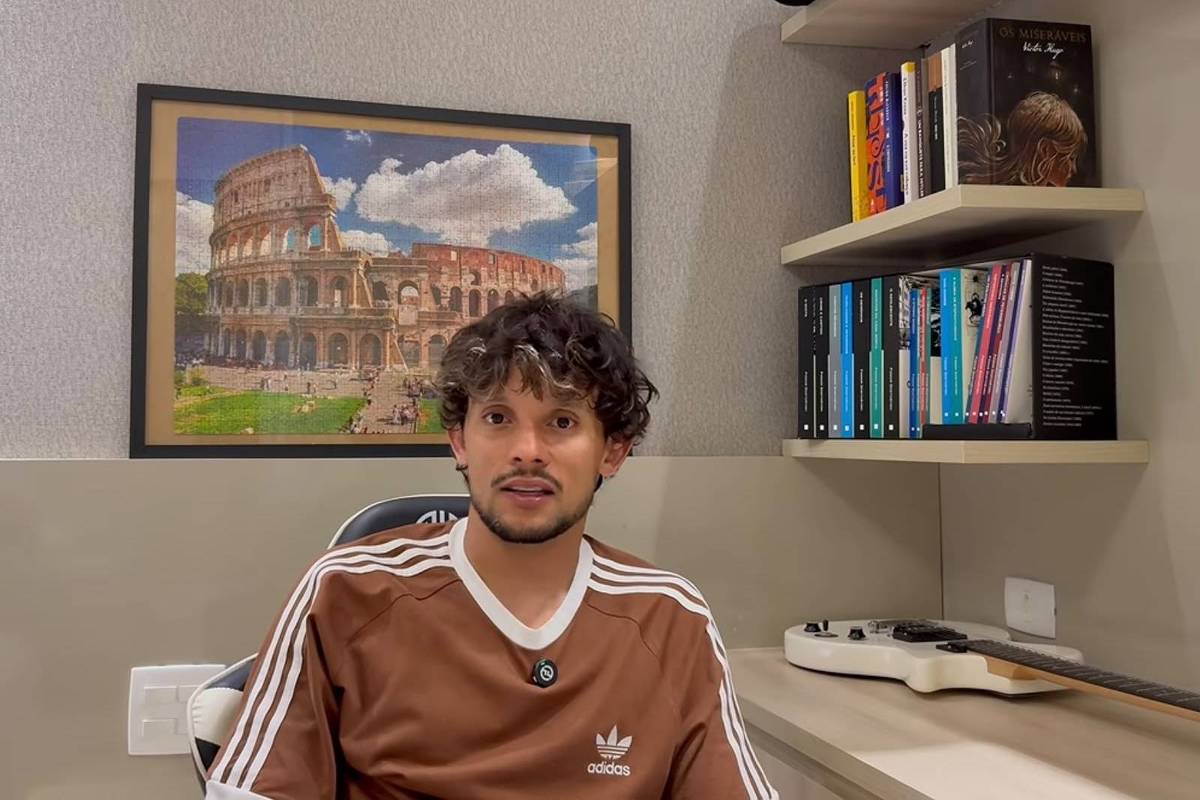 Gustavo Scarpa usa sua influência para incentivar a leitura