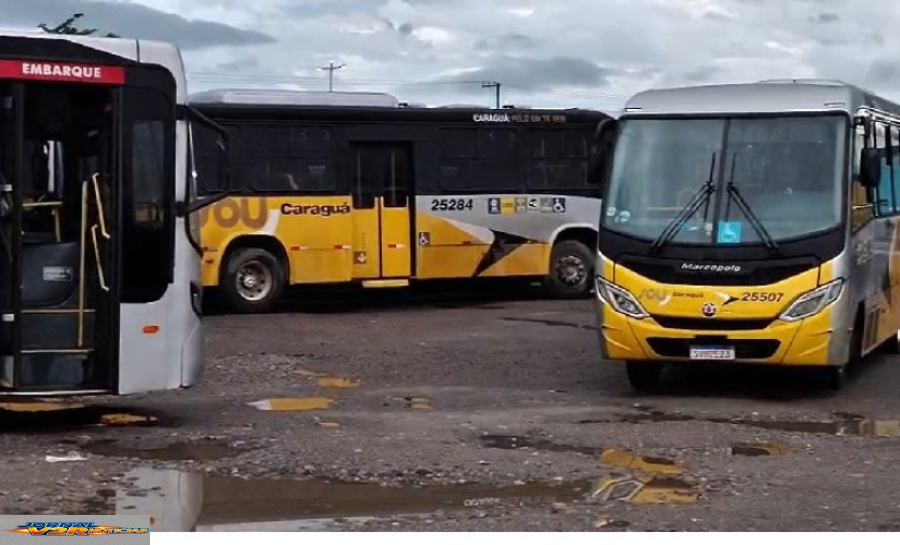Motoristas de ônibus paralisam atividades após atraso no pagamento de vale em Caraguatatuba e Ubatuba