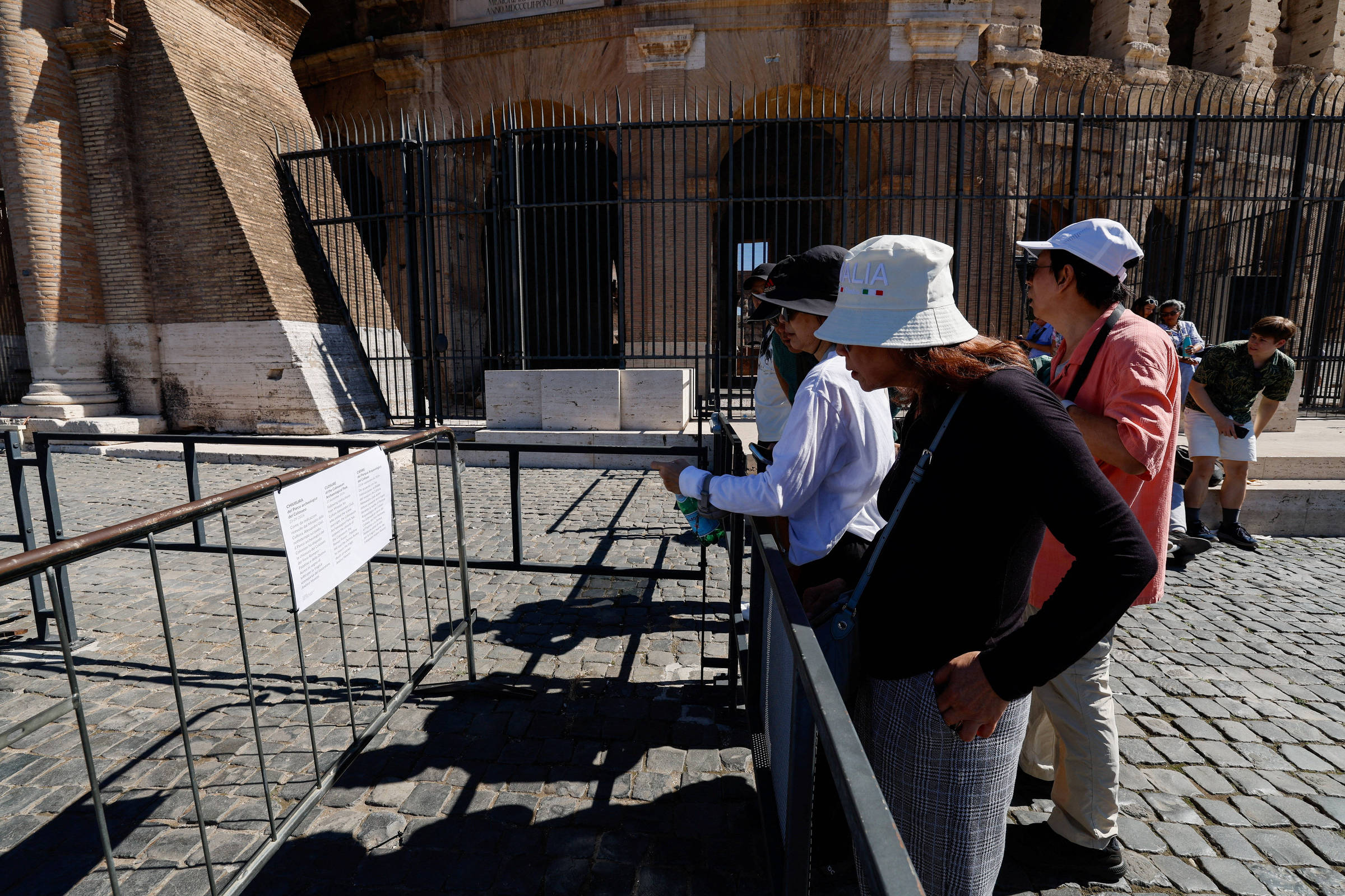 Coliseu de Roma fecha para o público após morte de trabalhador no monumento
