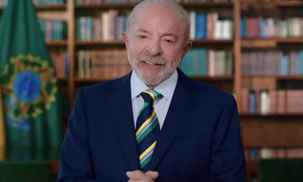 Será que Lula reza pela cartilha de Dilma?