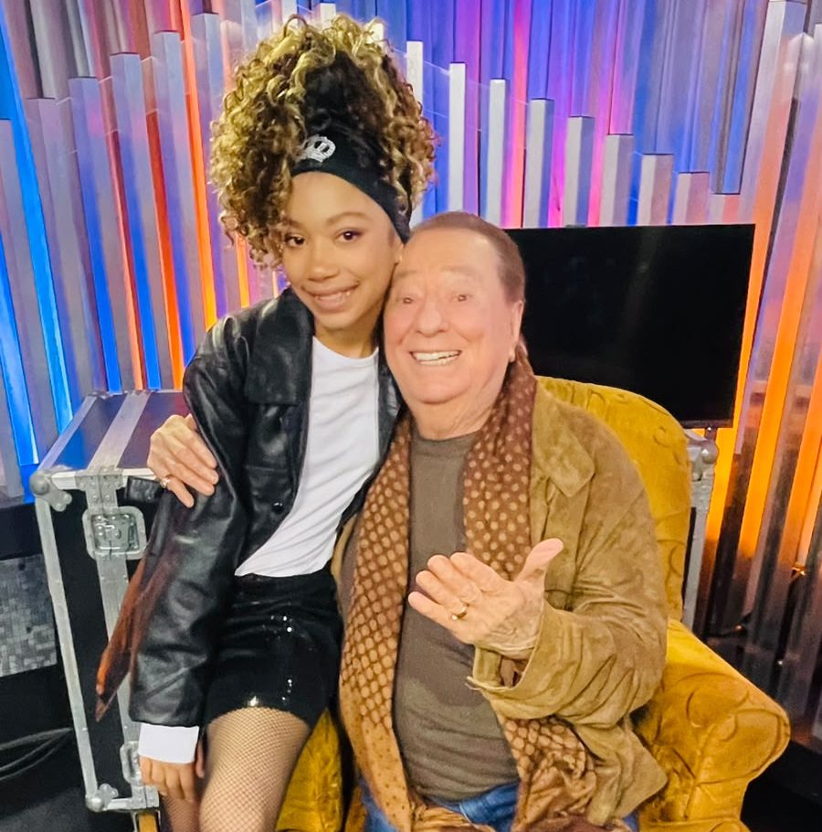 Cantora mirim de Caraguatatuba entra para o casting do programa Raul Gil 