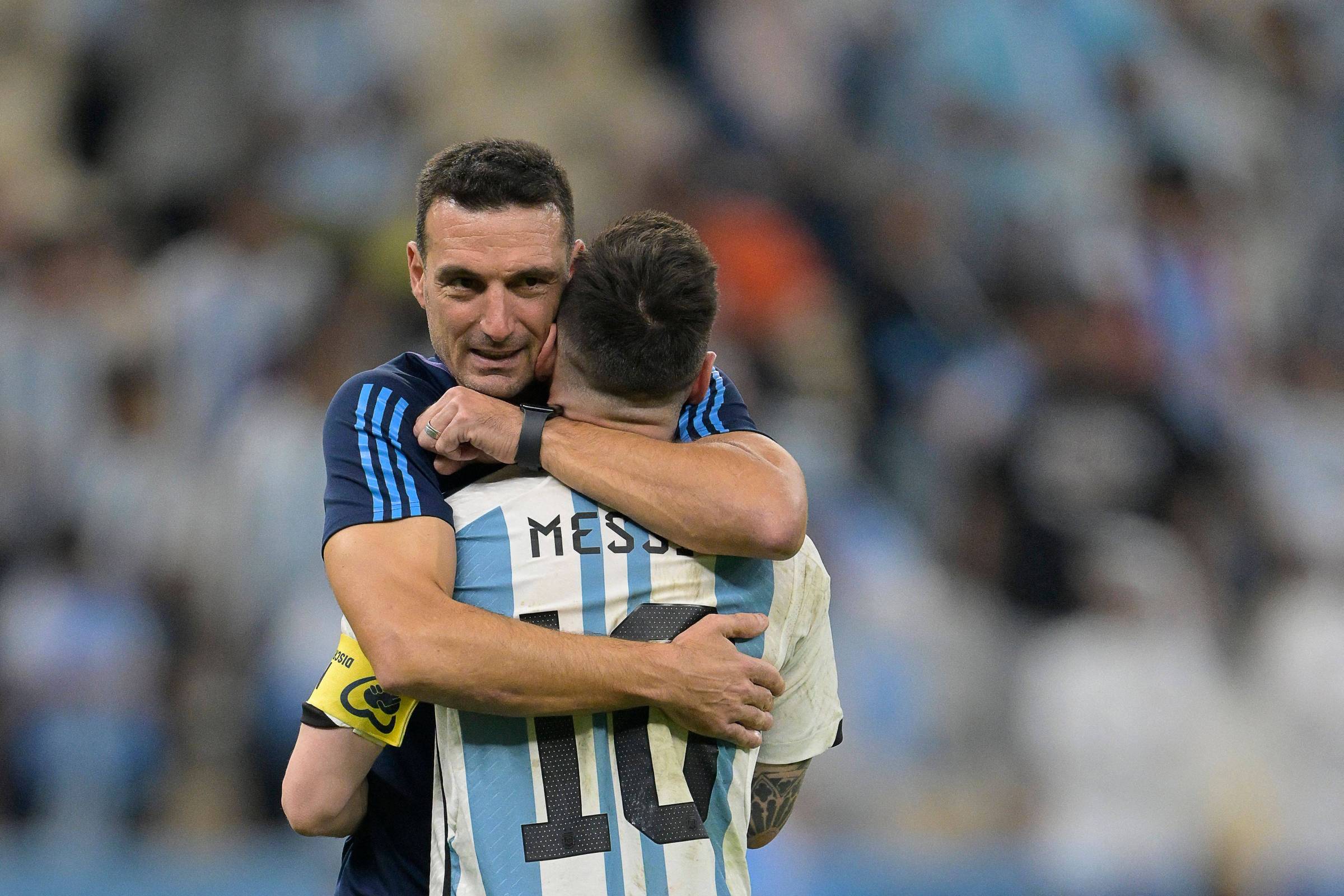 Scaloni diz que Messi poderá se despedir como quiser em Buenos Aires