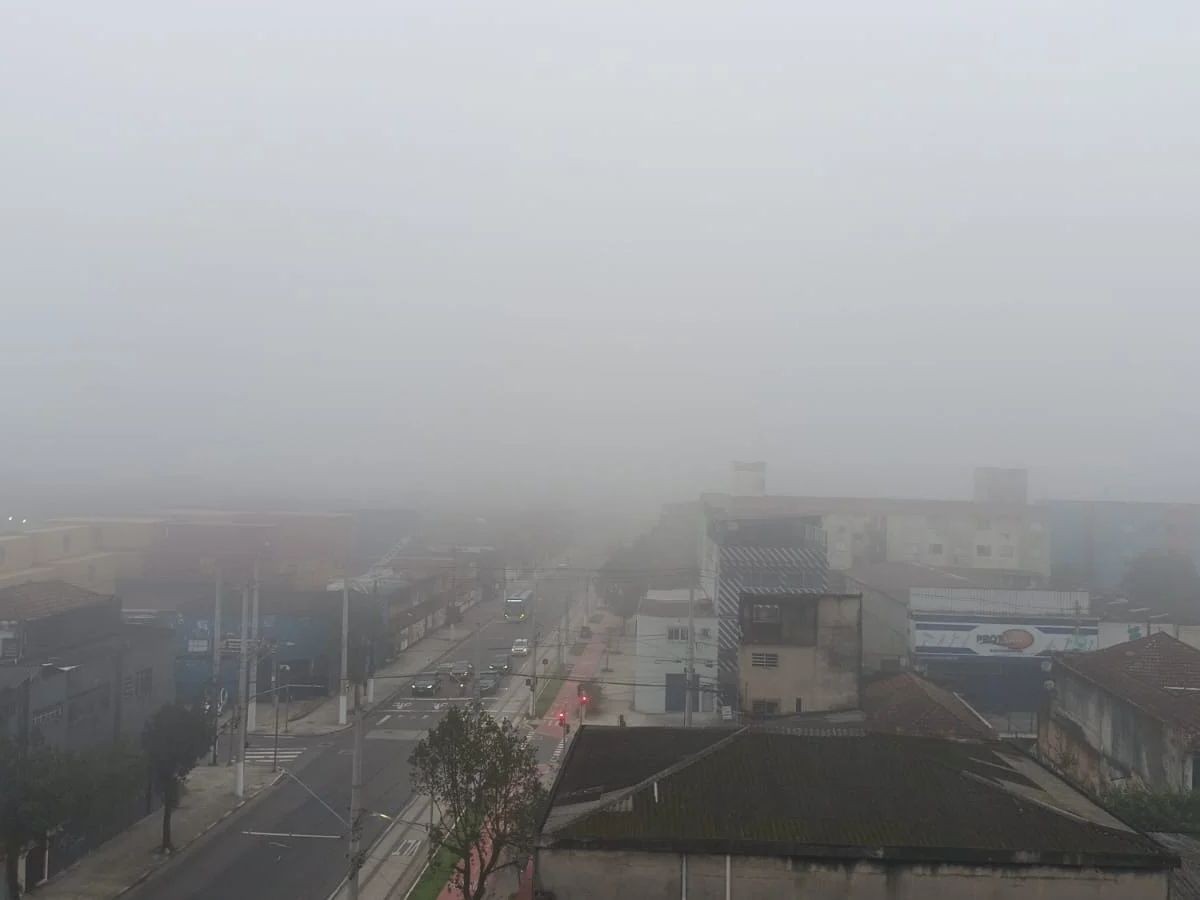 Nevoeiro interrompe movimentação no maior porto da América do Sul; VÍDEO