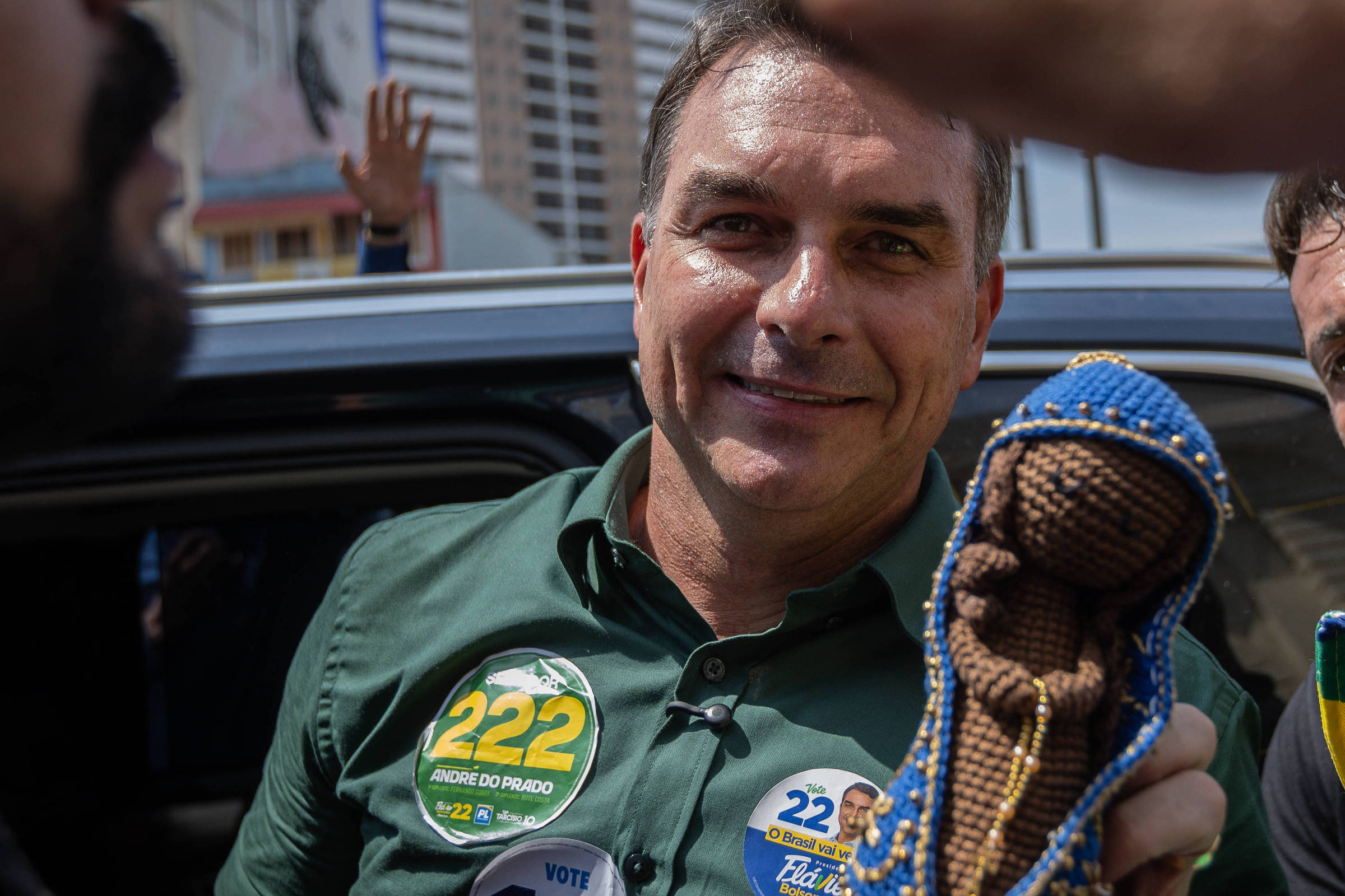 Nem Nossa Senhora nem Jesus; Flávio e a manipulação eleitoral da fé
