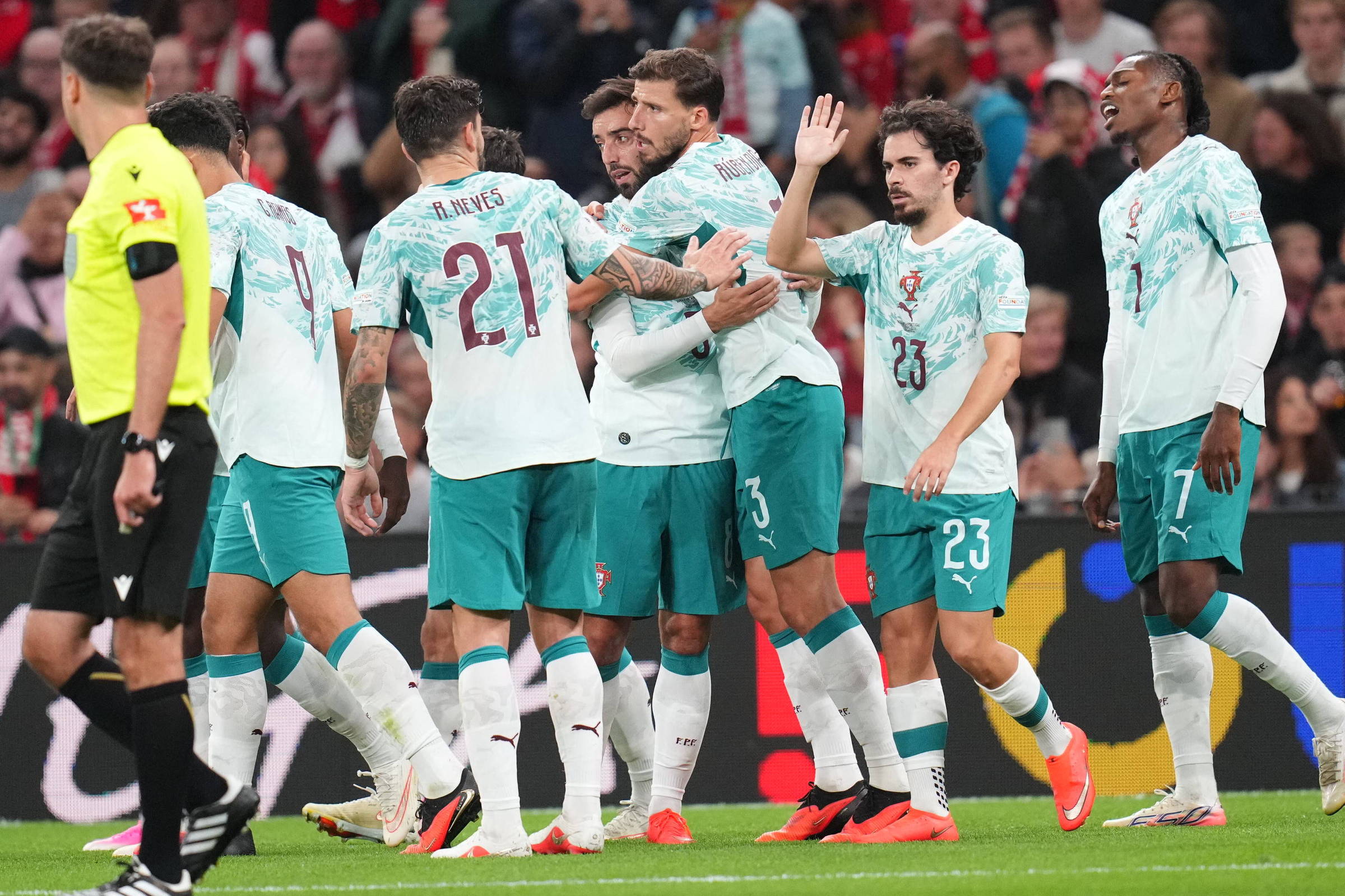 Portugal vence Dinamarca, e Jesus evita falar sobre saída de Cristiano Ronaldo