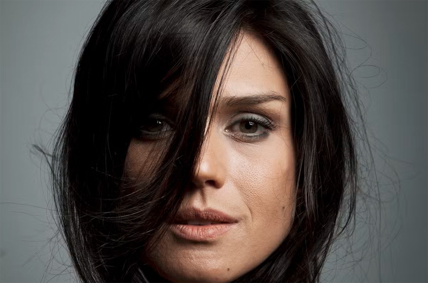 Morte precoce de Karina Zeviani tira de cena uma cantora de voz elegante com vivência cosmopolita e internacional