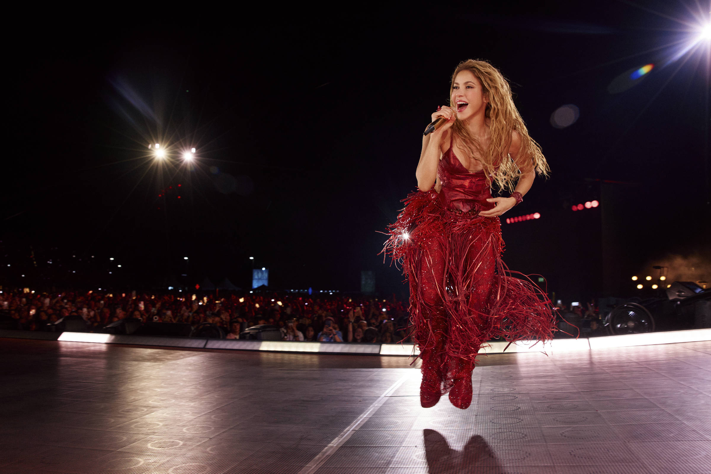 Shakira é a estrela de sua própria Disneylândia em show em Madri