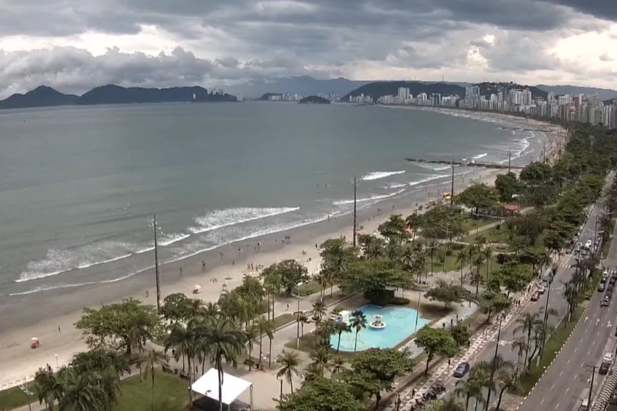 Eleitor vai enfrentar chuva? Frente fria muda o tempo durante votação no litoral de SP