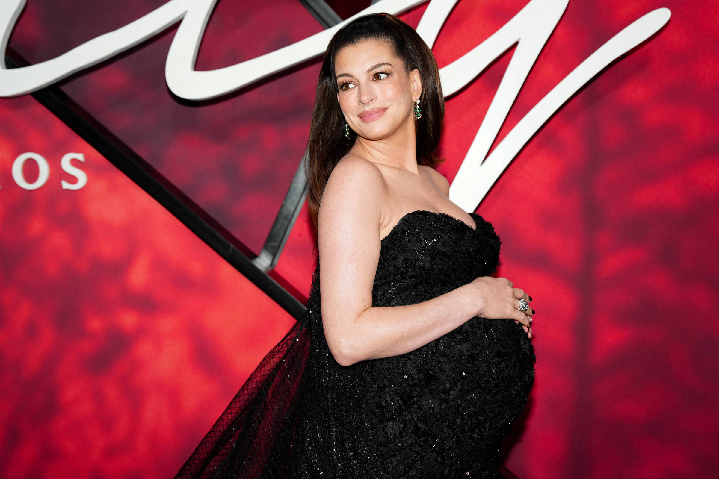 Anne Hathaway faz de 2026 sua renascença e lidera as bilheterias pela terceira vez