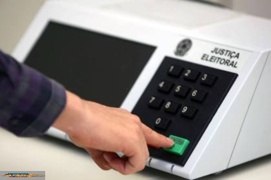 Pausa na atualização dos resultados por cerca de uma hora provoca questionamentos entre eleitores