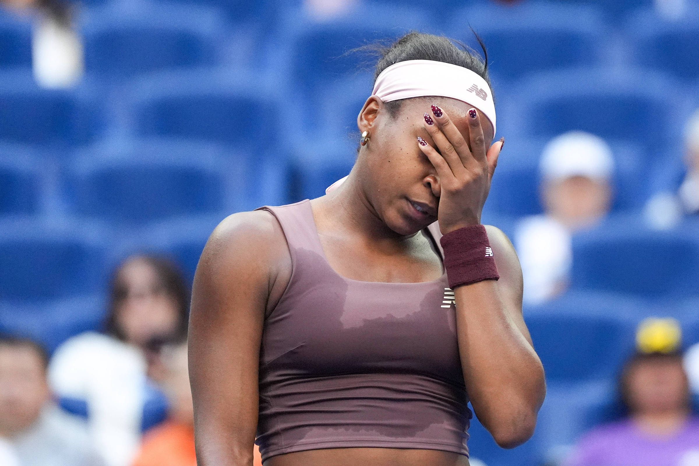 Tenista americana Coco Gauff denuncia mensagens racistas após eliminação em Pequim