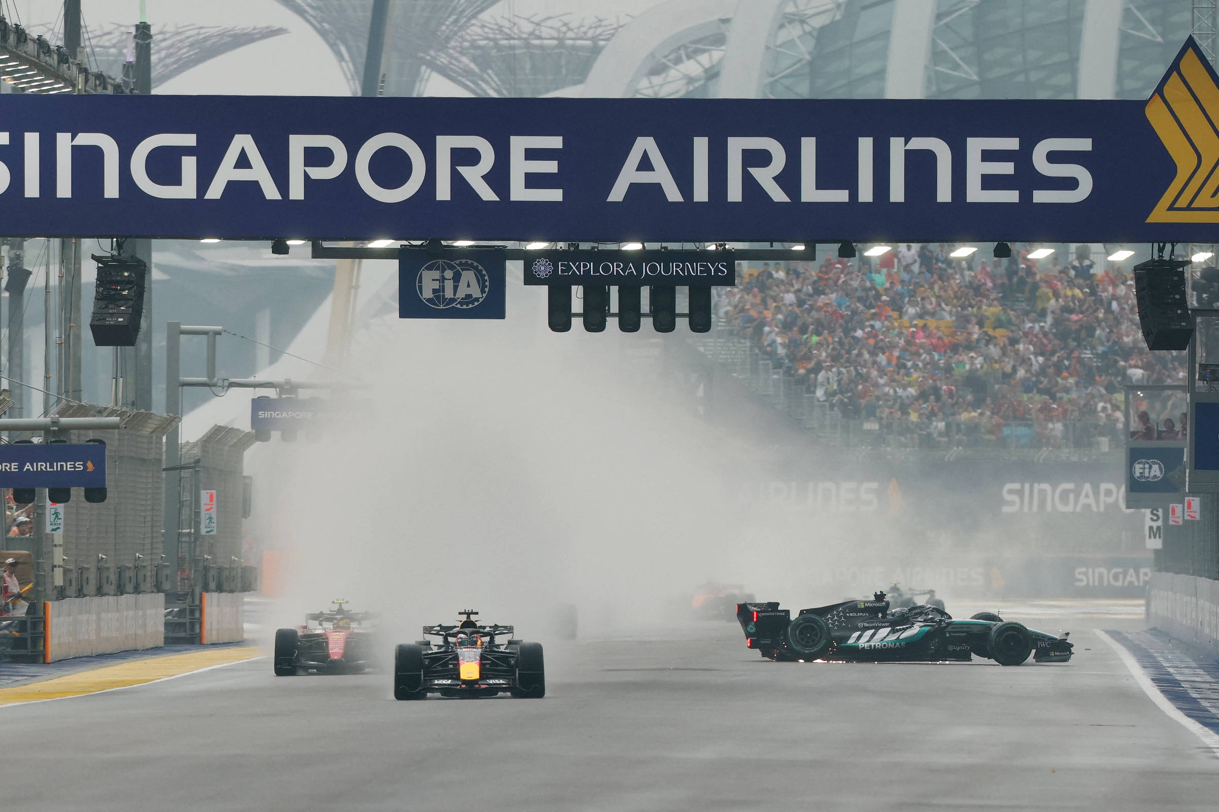 Russell comete erro 'bobo' na corrida sprint e deixa Antonelli ainda mais perto do título da F1