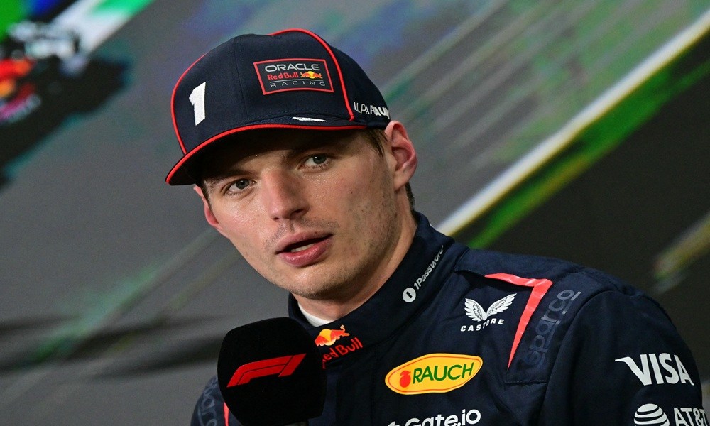 Max Verstappen vence GP de Singapura de F1 pela primeira vez