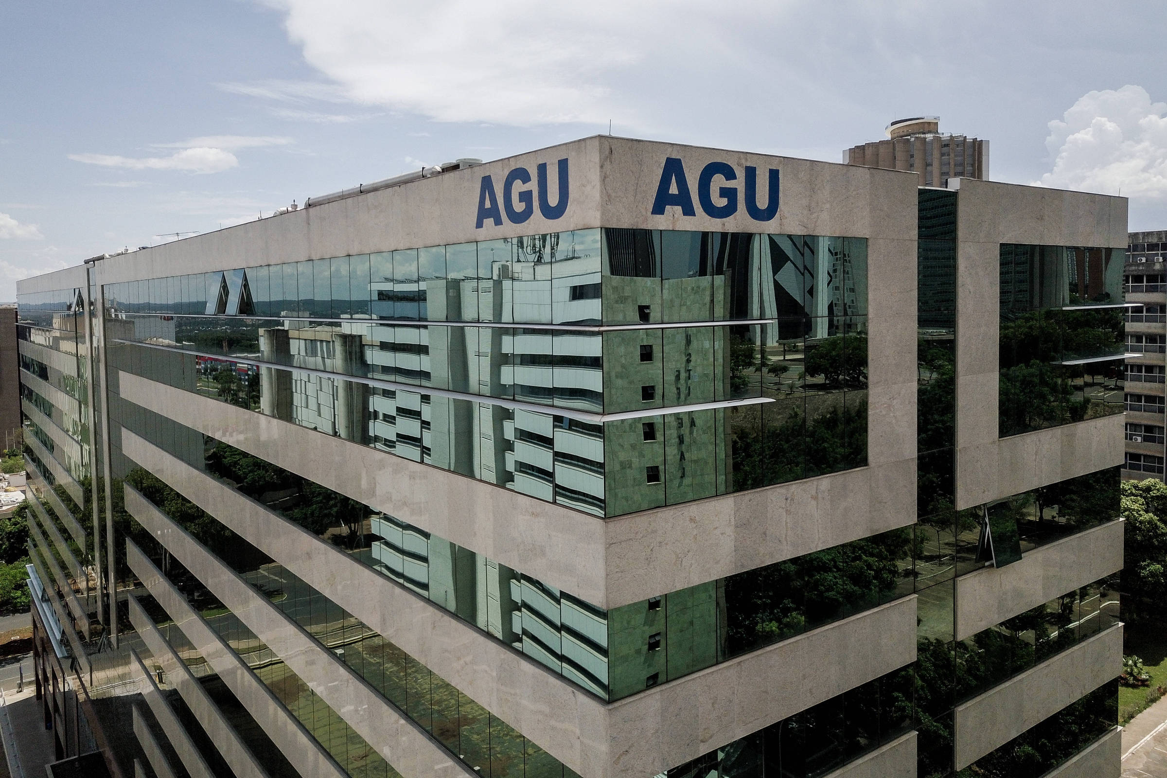 Transparência Brasil faz nova denúncia após AGU não fornecer dados de honorários