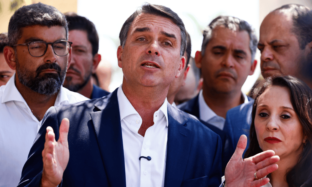 A 12 dias do 2º turno, Flávio muda discurso e diz que votará a favor do fim da escala 6×1