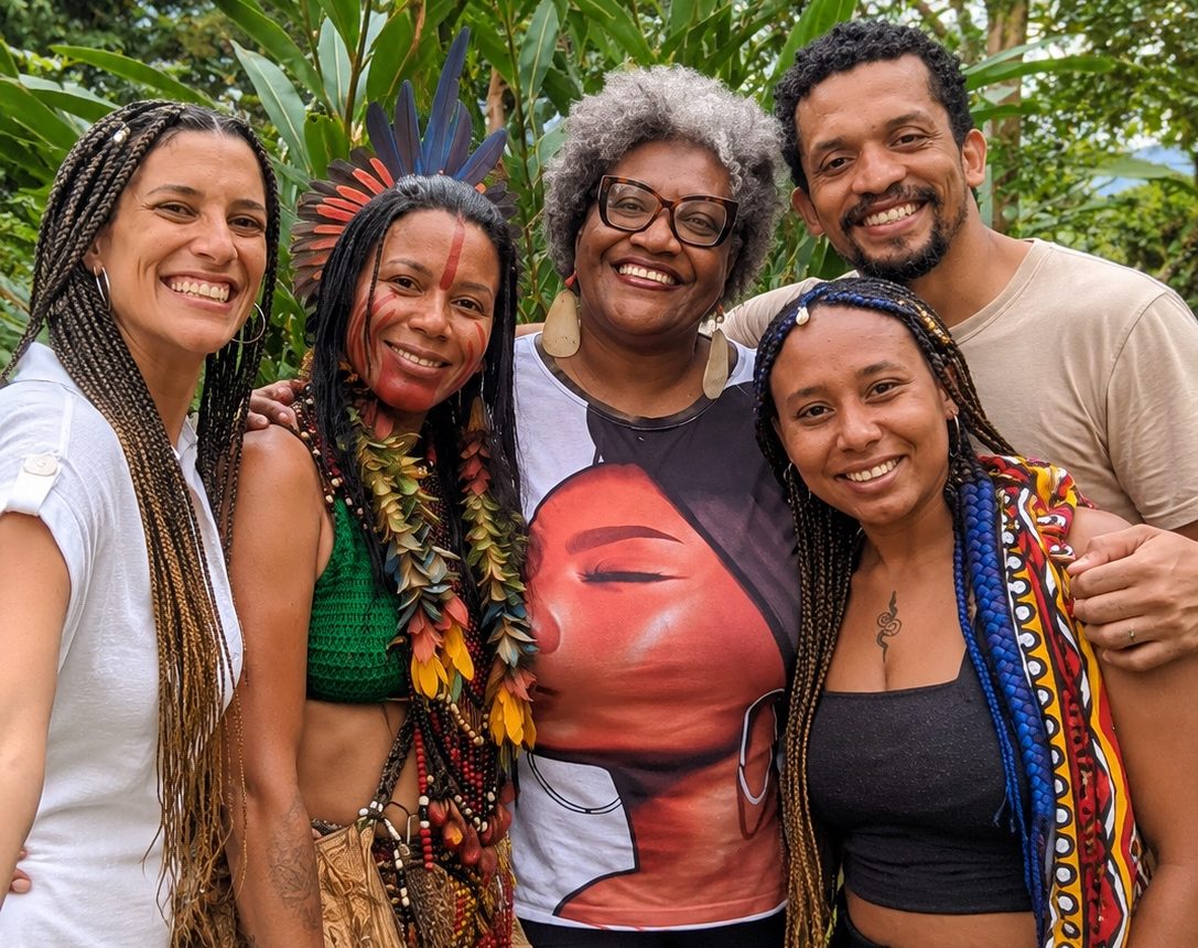 Espetáculo gratuito “Kalunga: Entre a Mata e o Mar” resgata cultura negra e indígena de Ilhabela