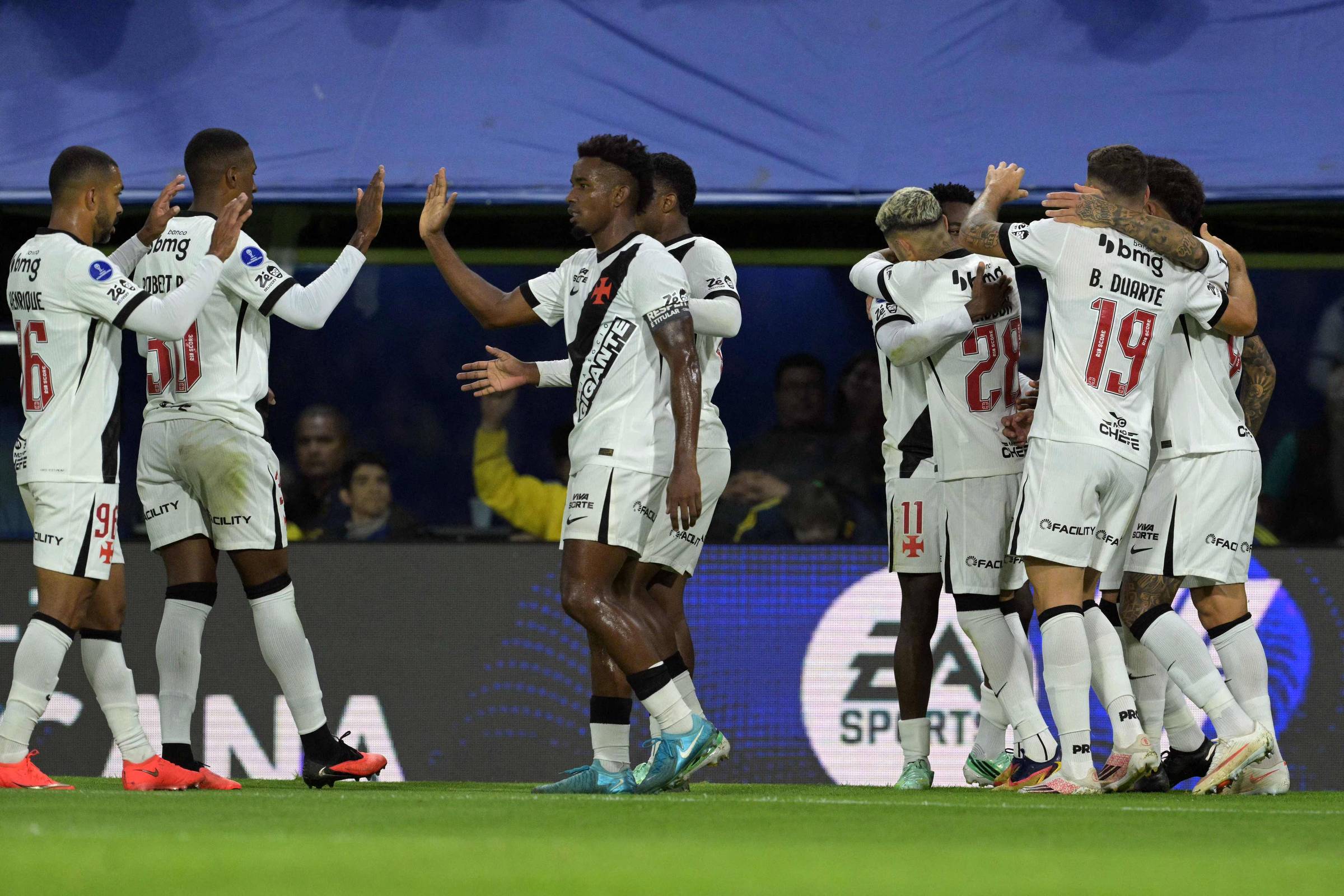 STJ rejeita pedido de Flamengo e Fluminense e mantém Vasco x Boca no Maracanã