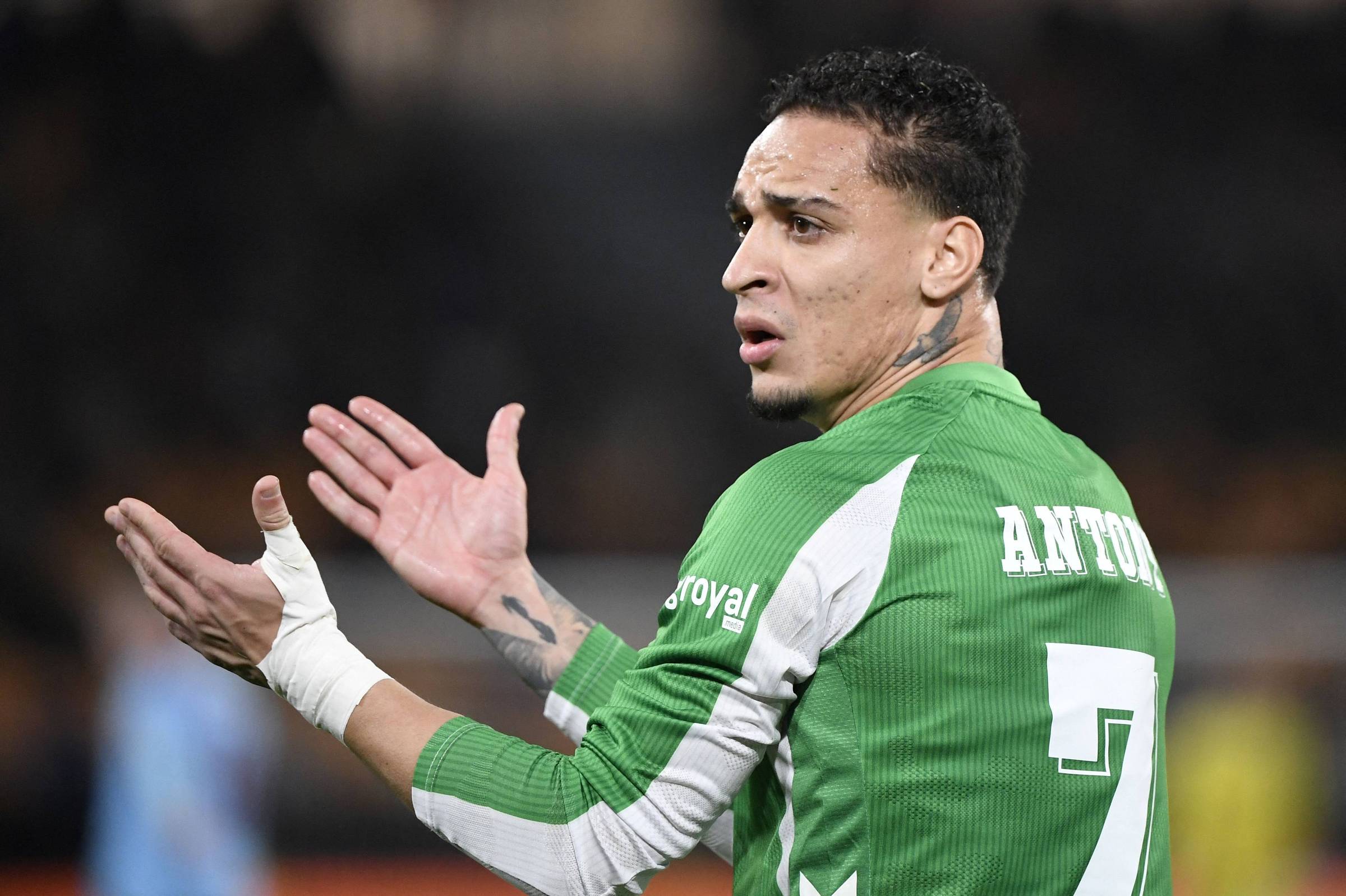 Antony tem casa assaltada durante vitória do Betis na Champions